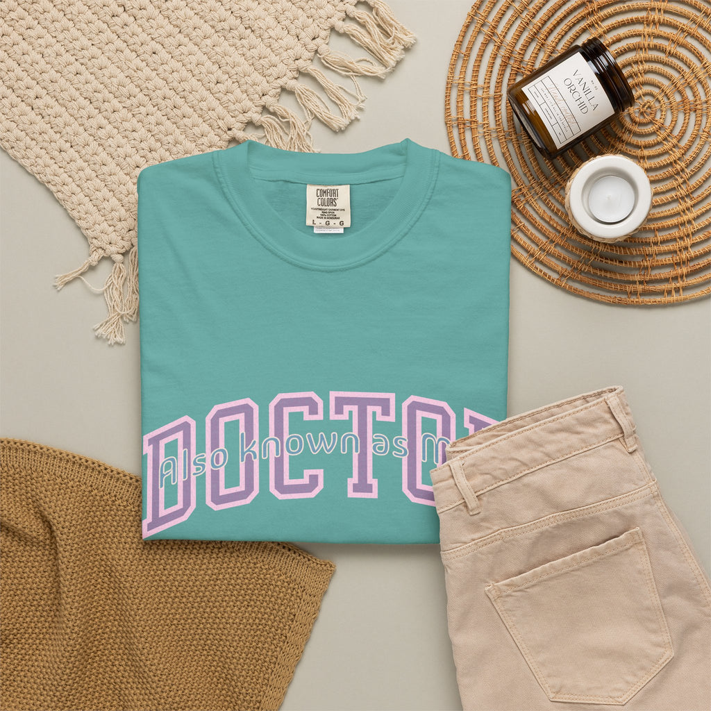 Doctor Also Known As Mom Textured T-Shirt — Retro Shadow Collegiate Medical Tee