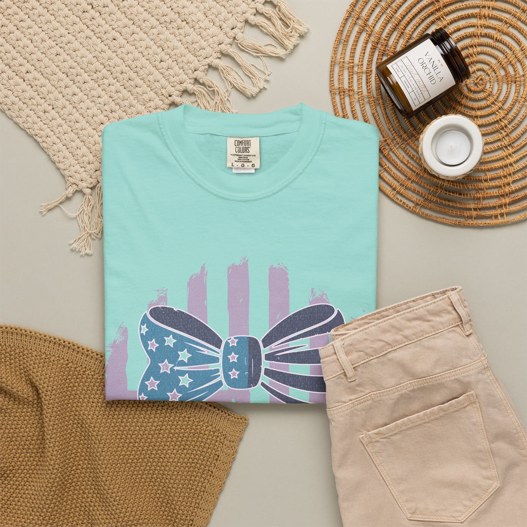 America Flag Bow Textured T-Shirt – Patriotic Floral USA Graphic Tee