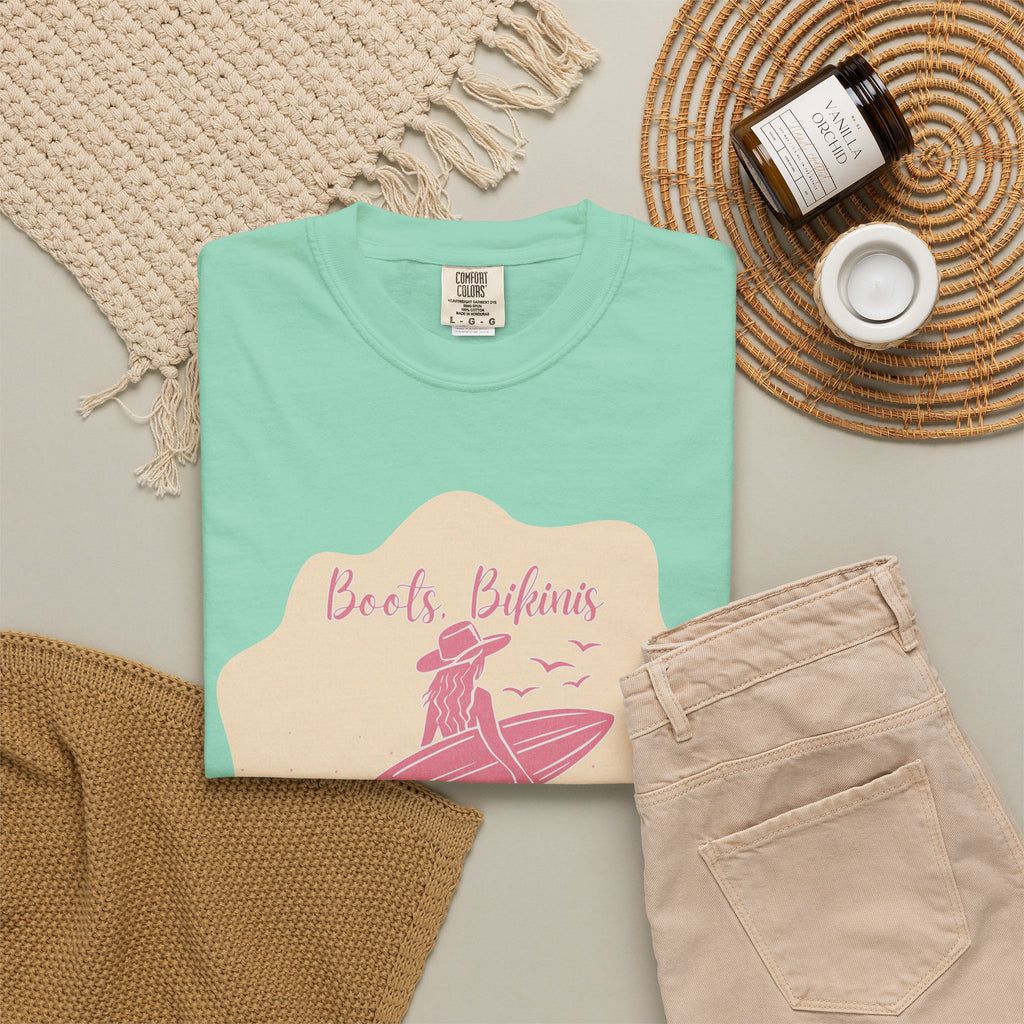 Textured Surf Beach Vintage T-Shirt — 'Beach Bums & Good Vibes' Retro Surf Graphic