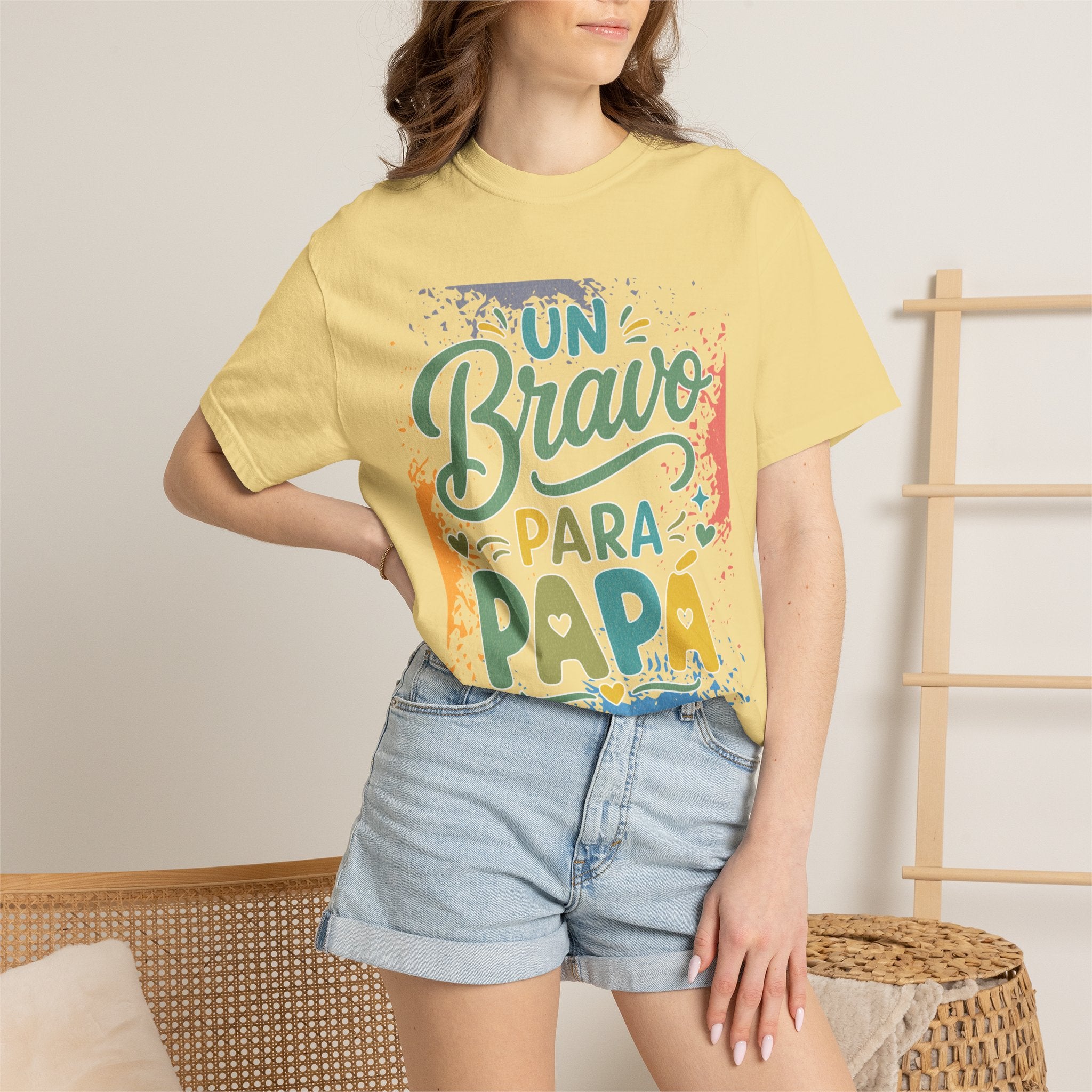 On Bravo Para Papá Textured T-Shirt — Colorful Father’s Day Spanish Dad Tee