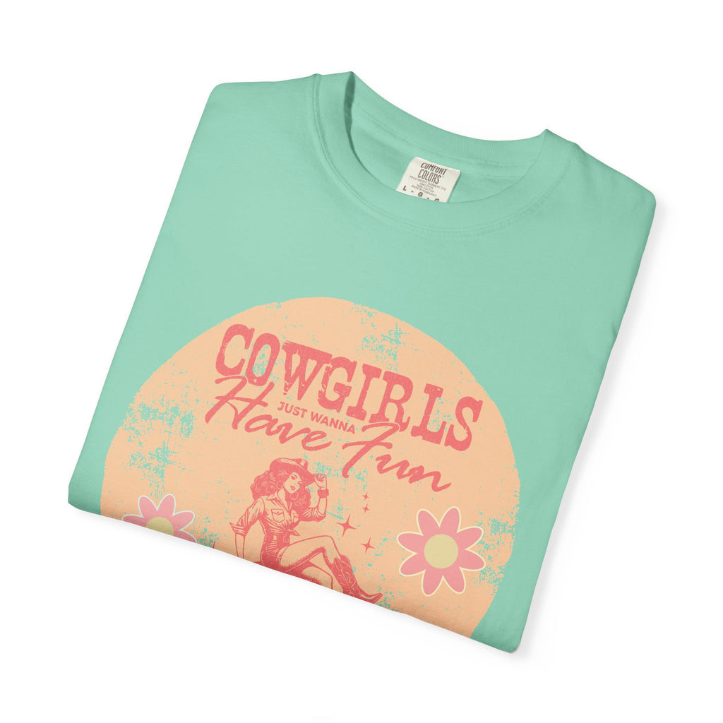 Cowgirls Just Wanna Have Fun Textured Retro Graphic T-Shirt