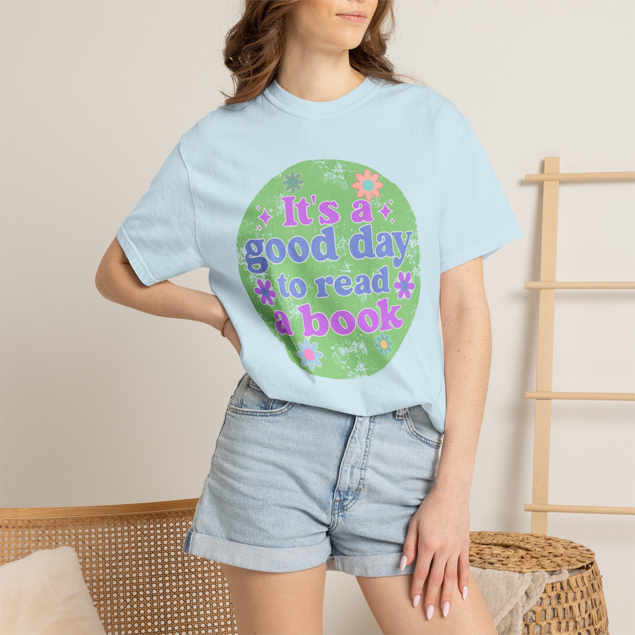 It's a Good Day to Read a Book Textured T-Shirt