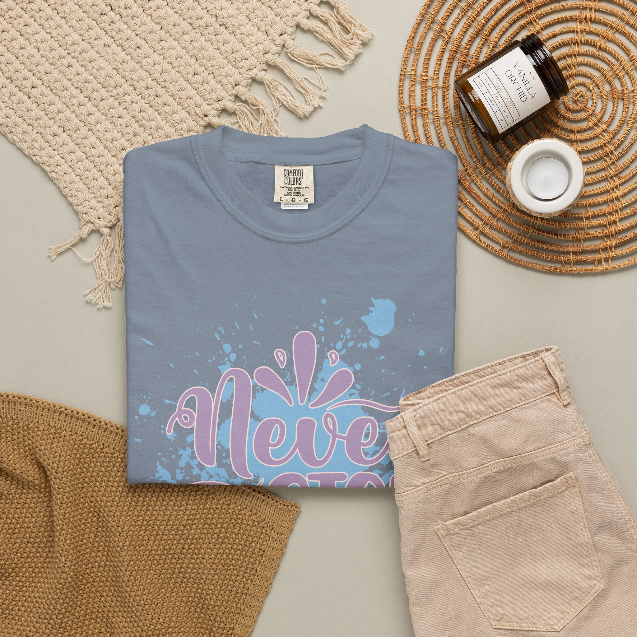 Retro Never Stop Looking Up Tee Textured Inspirational Graphic T-Shirt