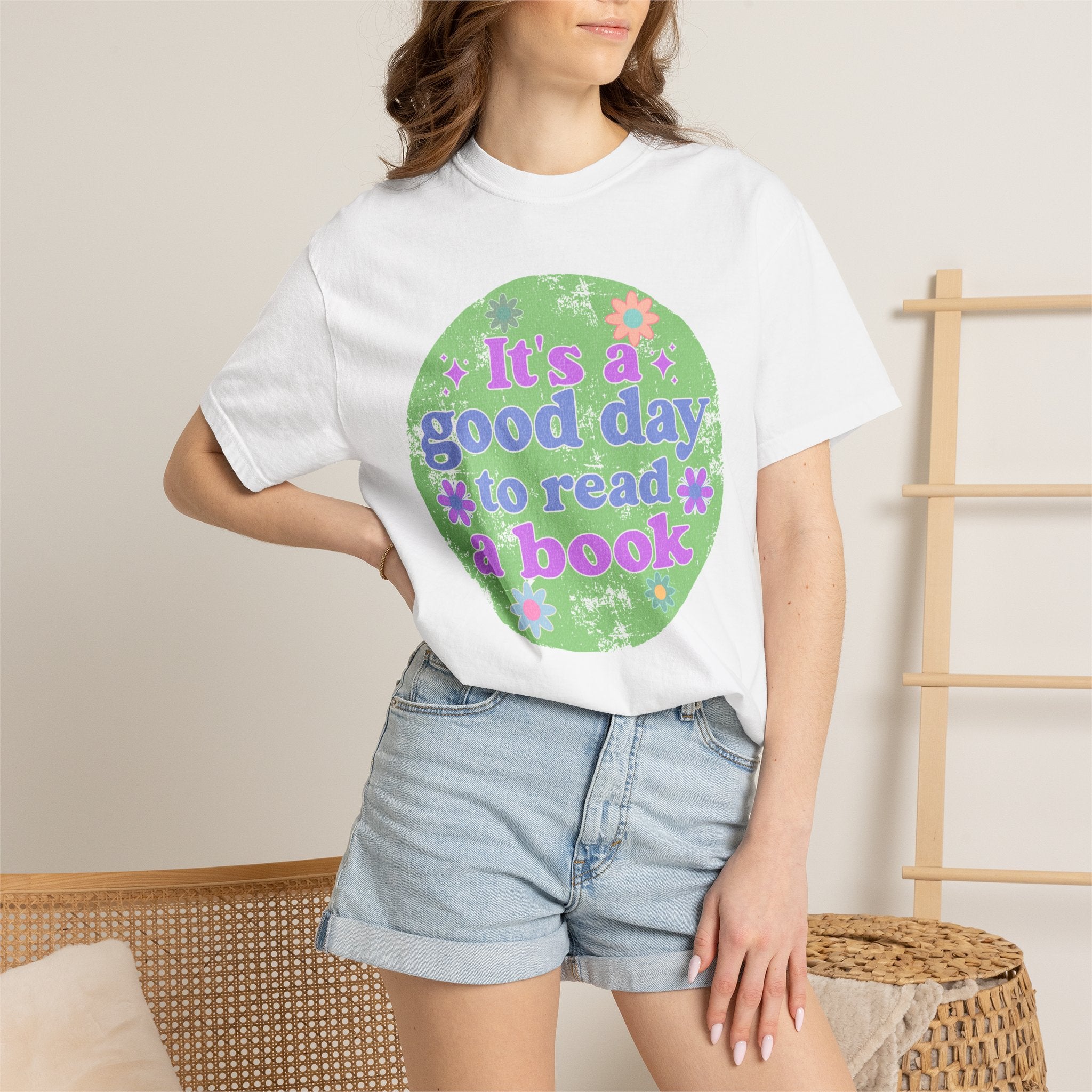 It's a Good Day to Read a Book Textured T-Shirt