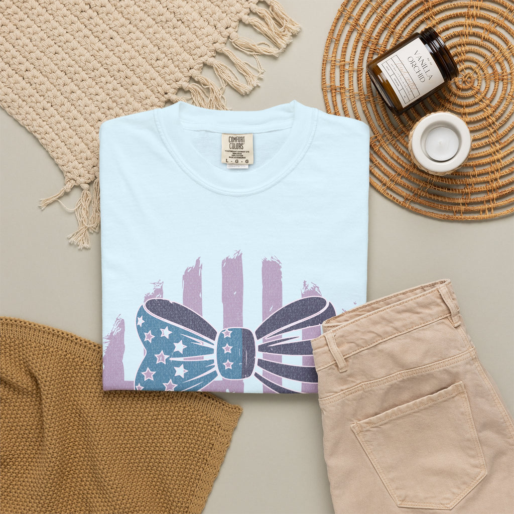 America Flag Bow Textured T-Shirt – Patriotic Floral USA Graphic Tee