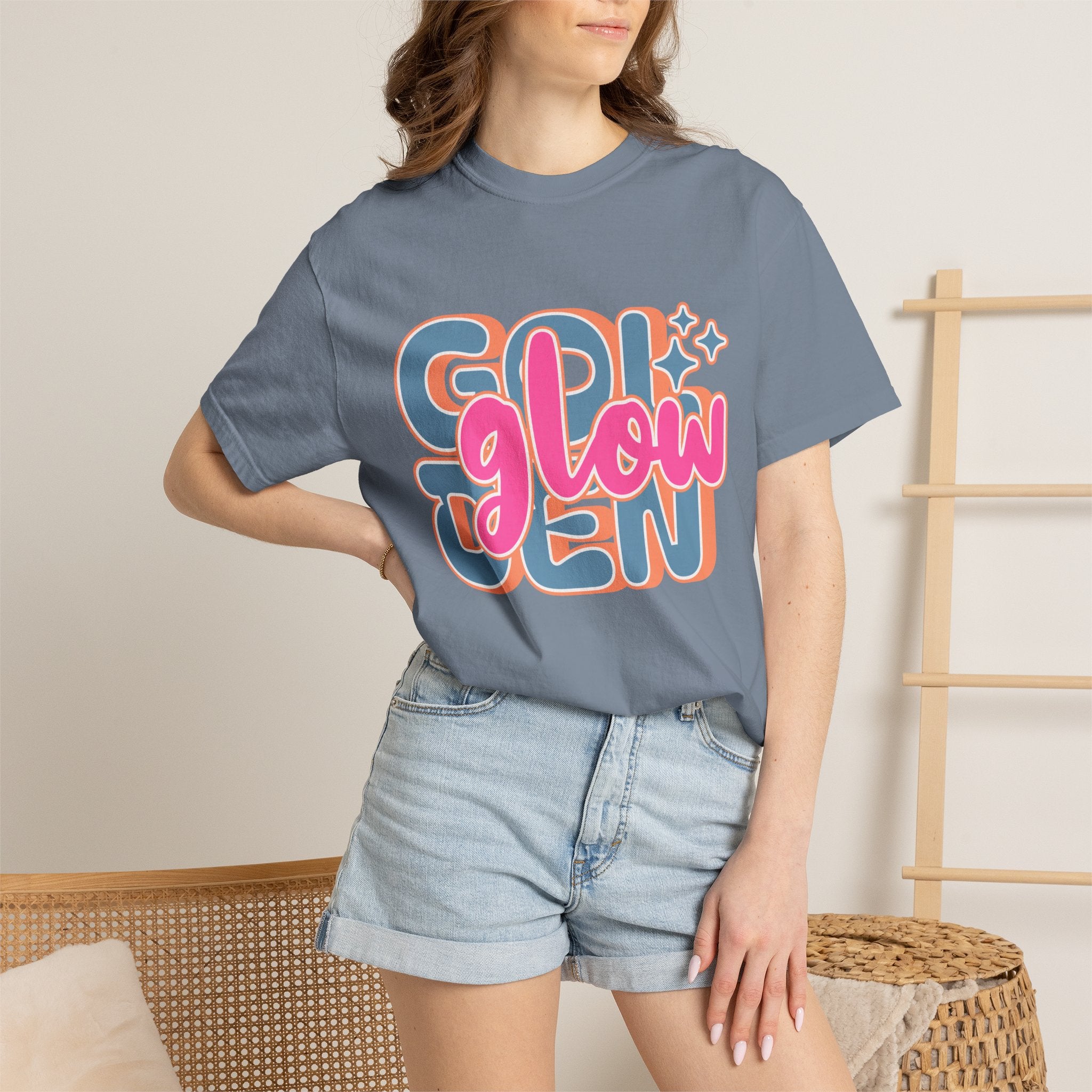 Golden Glow Retro Graphic Textured T-Shirt