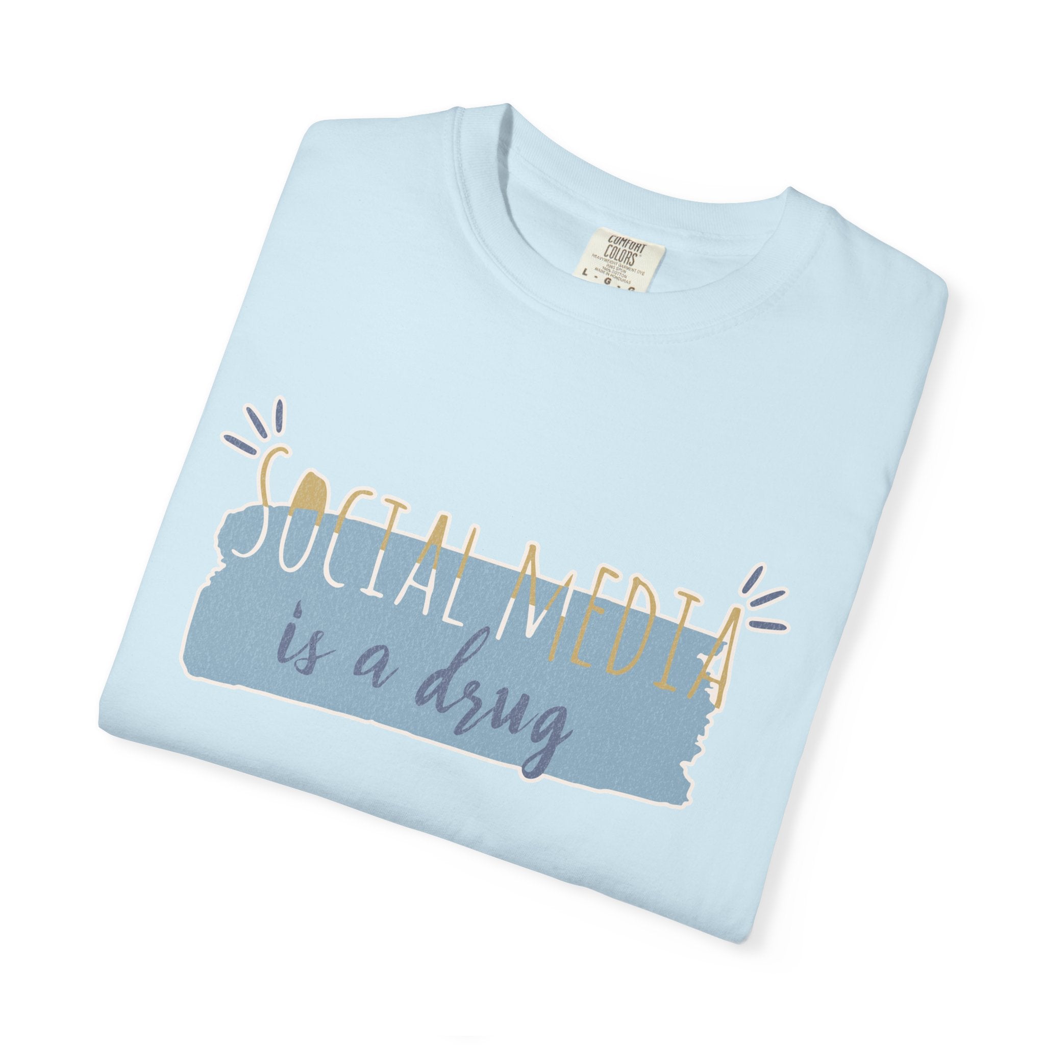 T-Shirt — “Social Media Is a Drug” Textured Graphic Tee, Casual Internet Humor Shirt