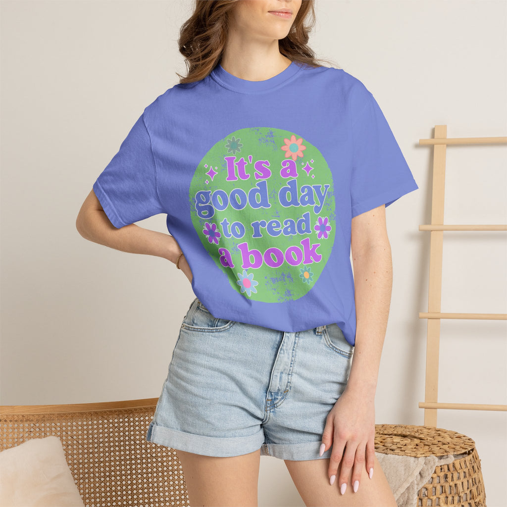 It's a Good Day to Read a Book Textured T-Shirt