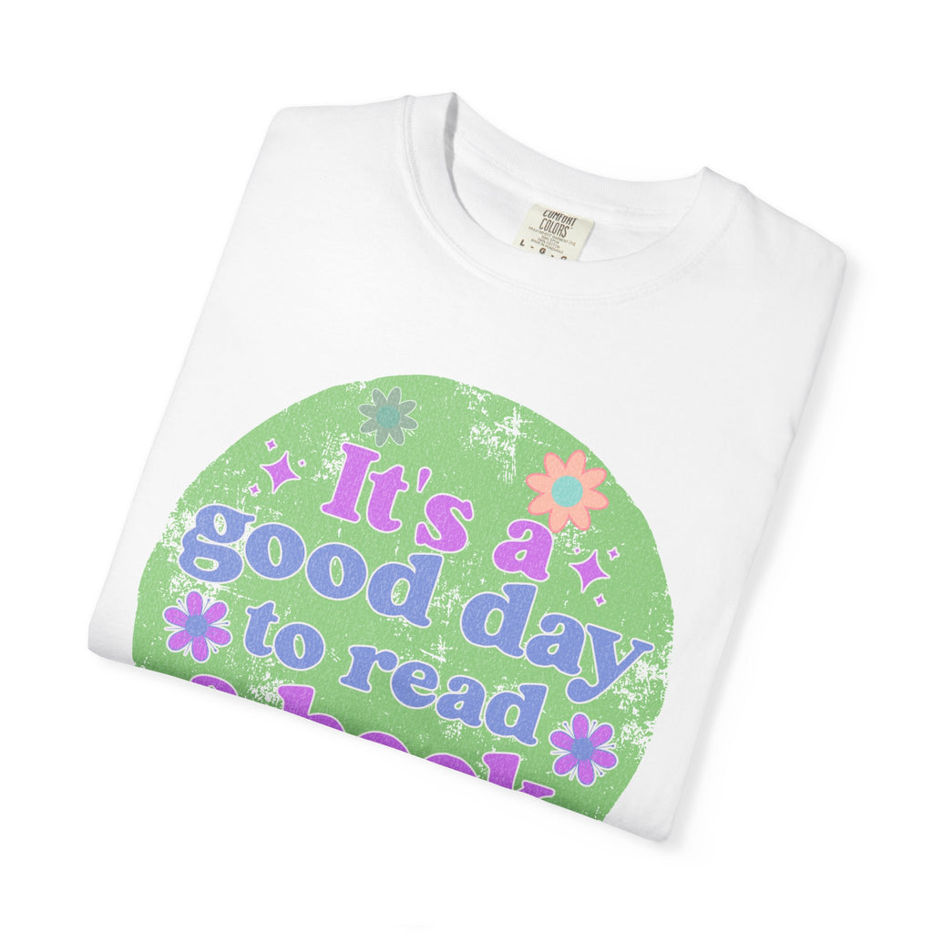It's a Good Day to Read a Book Textured T-Shirt