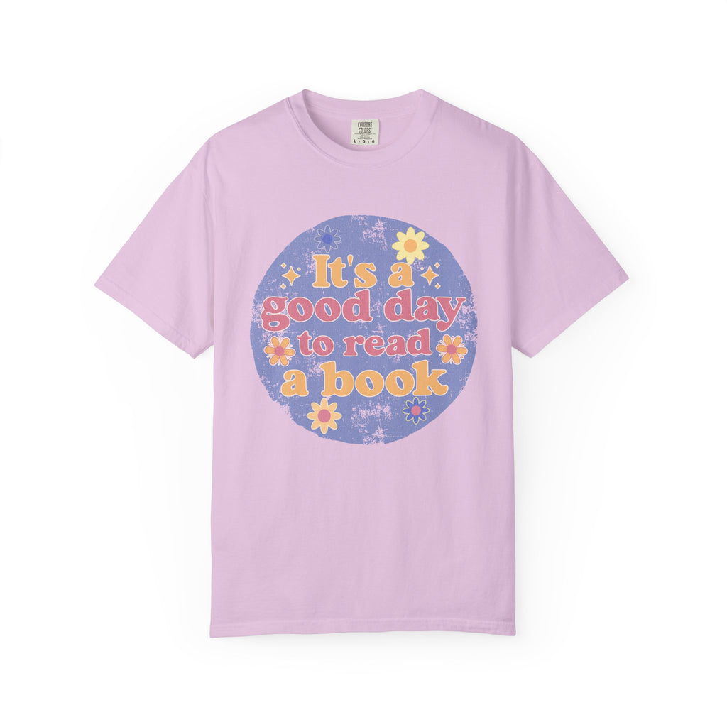 It's a Good Day to Read a Book Textured T-Shirt