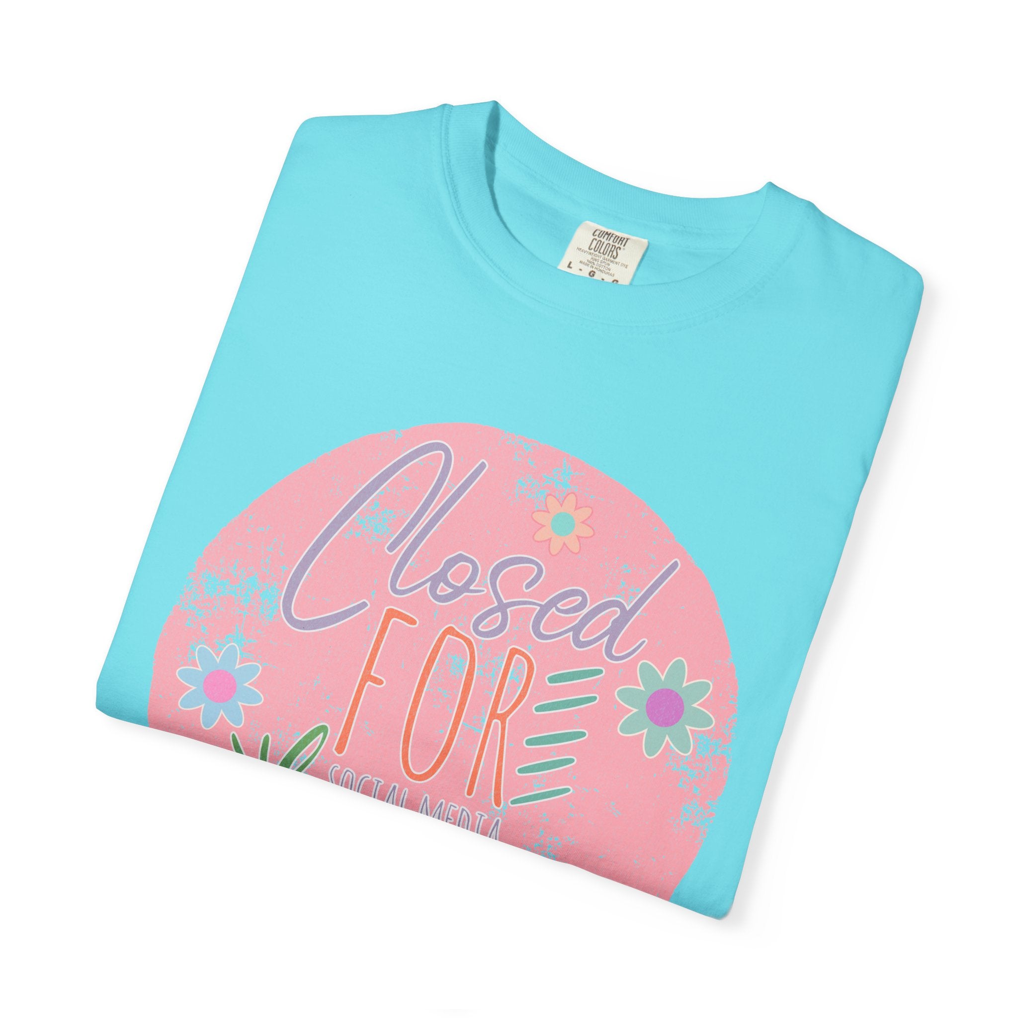 Closed For Detox Textured T‑Shirt — Cute Floral Wellness Tee