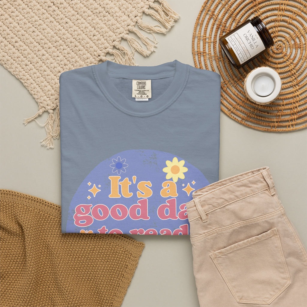 It's a Good Day to Read a Book Textured T-Shirt