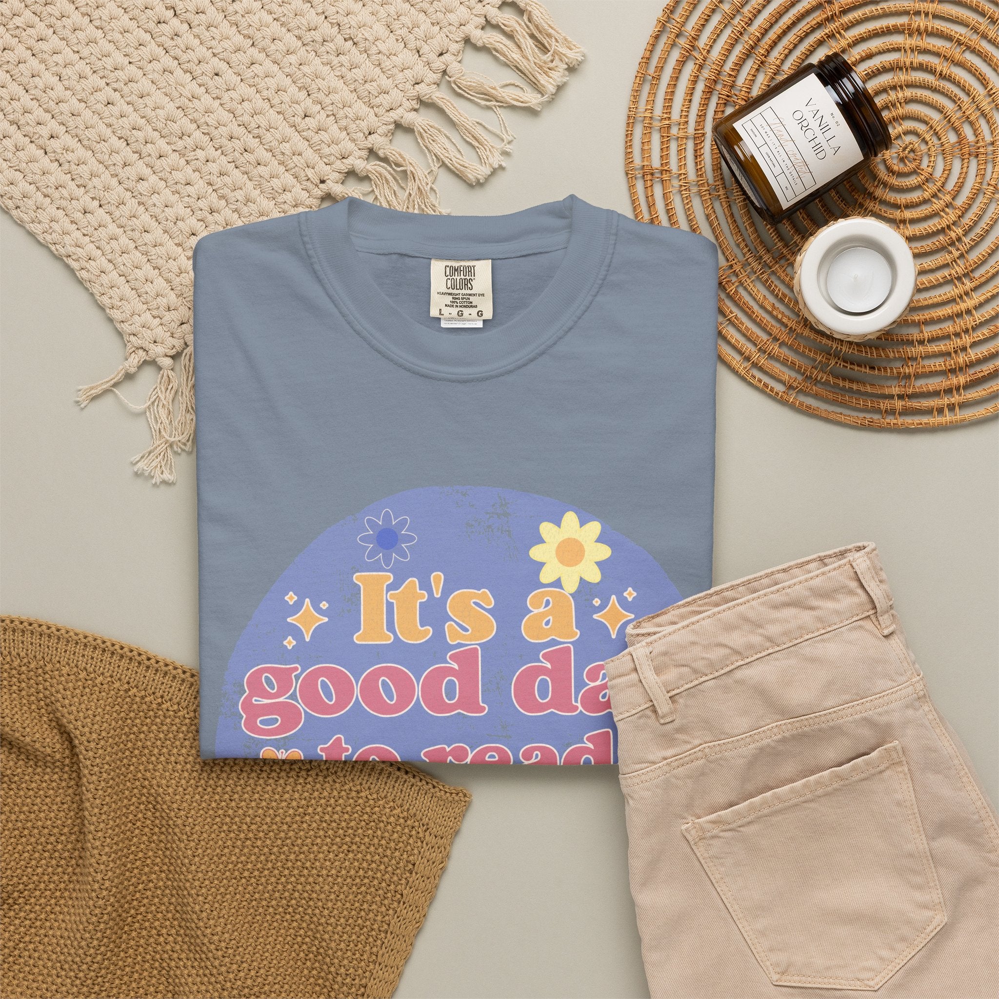 It's a Good Day to Read a Book Textured T-Shirt