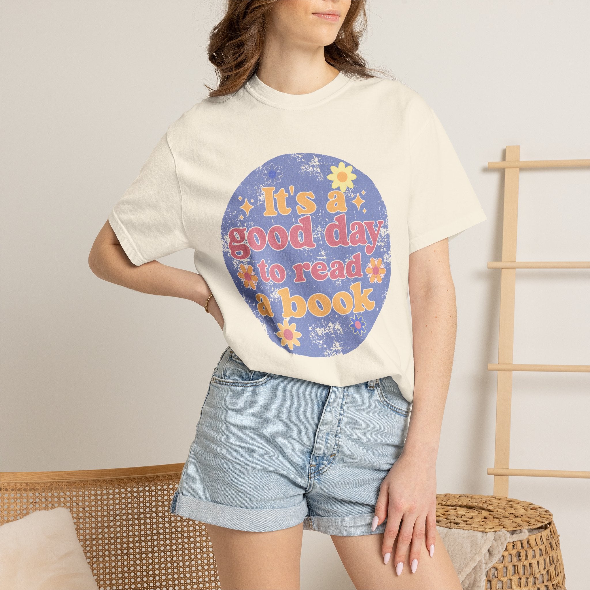 It's a Good Day to Read a Book Textured T-Shirt