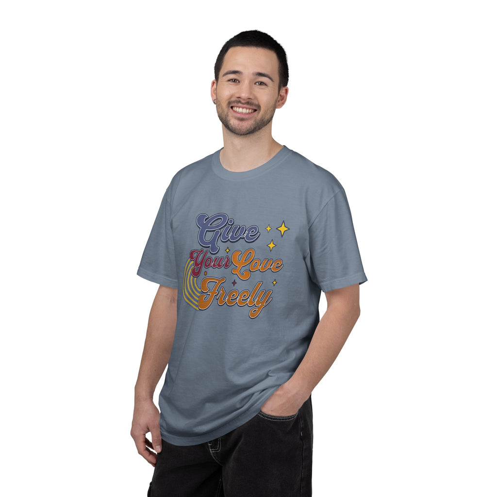 Textured Give Your Love Freely Retro Graphic T-Shirt
