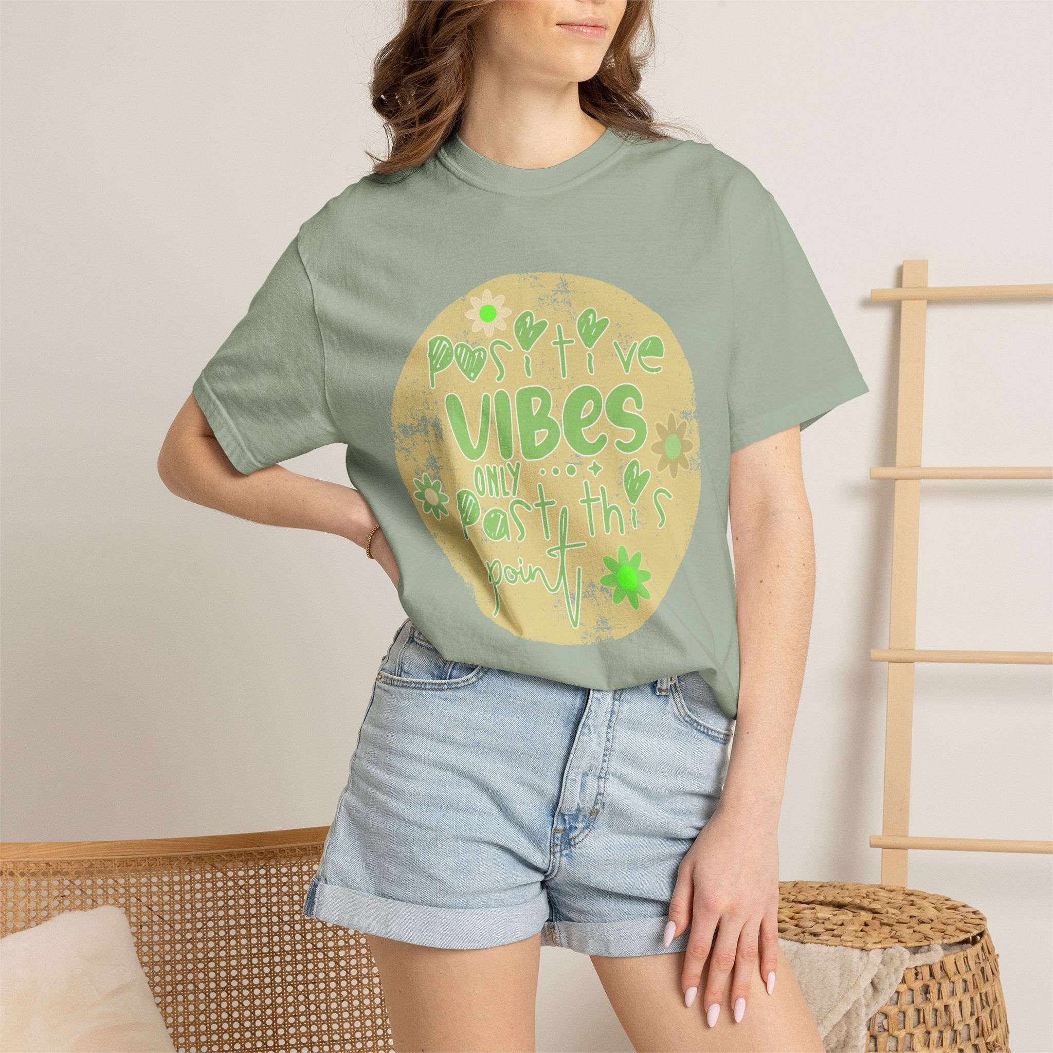 Textured Positive Vibes T-Shirt – "Positive Vibes Only" Retro Floral Graphic Tee
