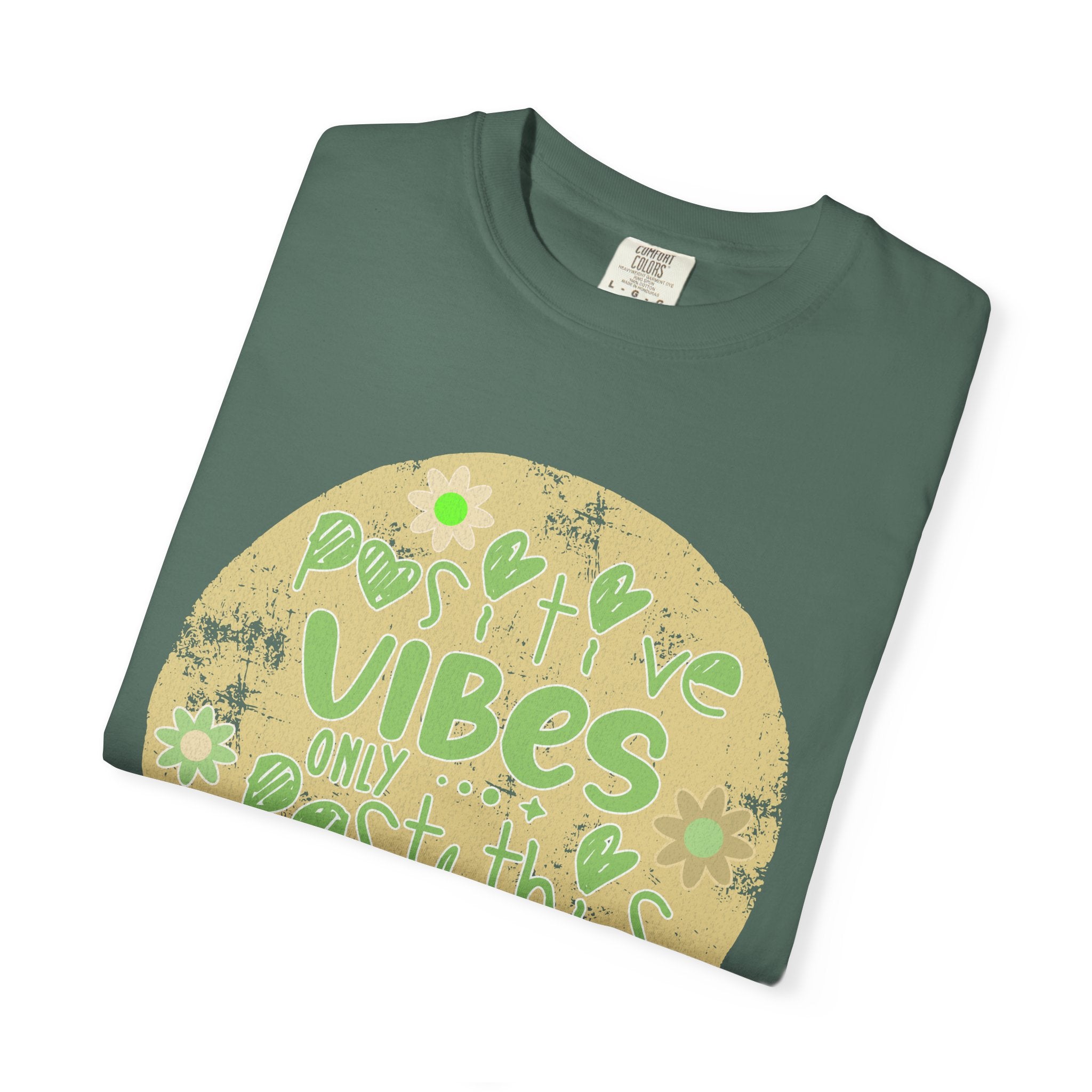 Textured Positive Vibes T-Shirt – "Positive Vibes Only" Retro Floral Graphic Tee