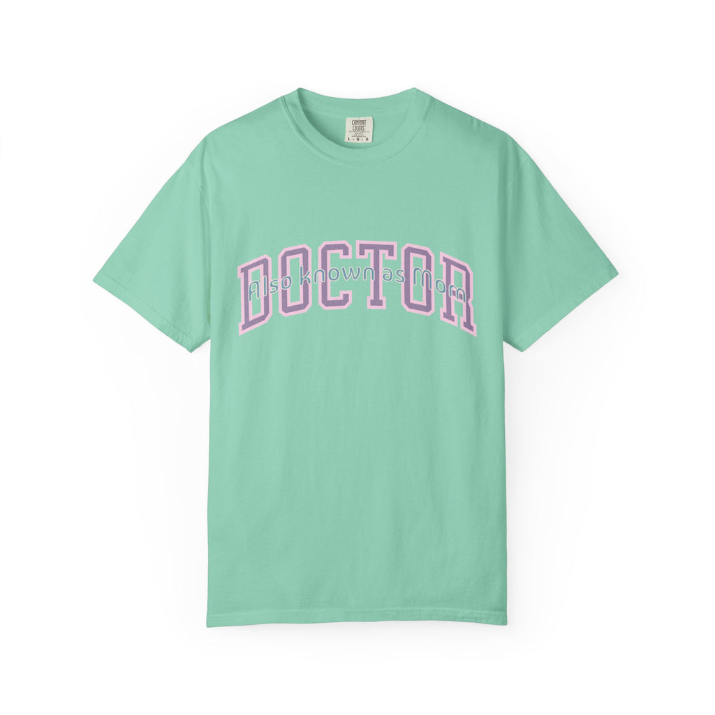 Doctor Also Known As Mom Textured T-Shirt — Retro Shadow Collegiate Medical Tee