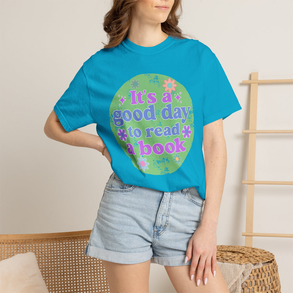 It's a Good Day to Read a Book Textured T-Shirt