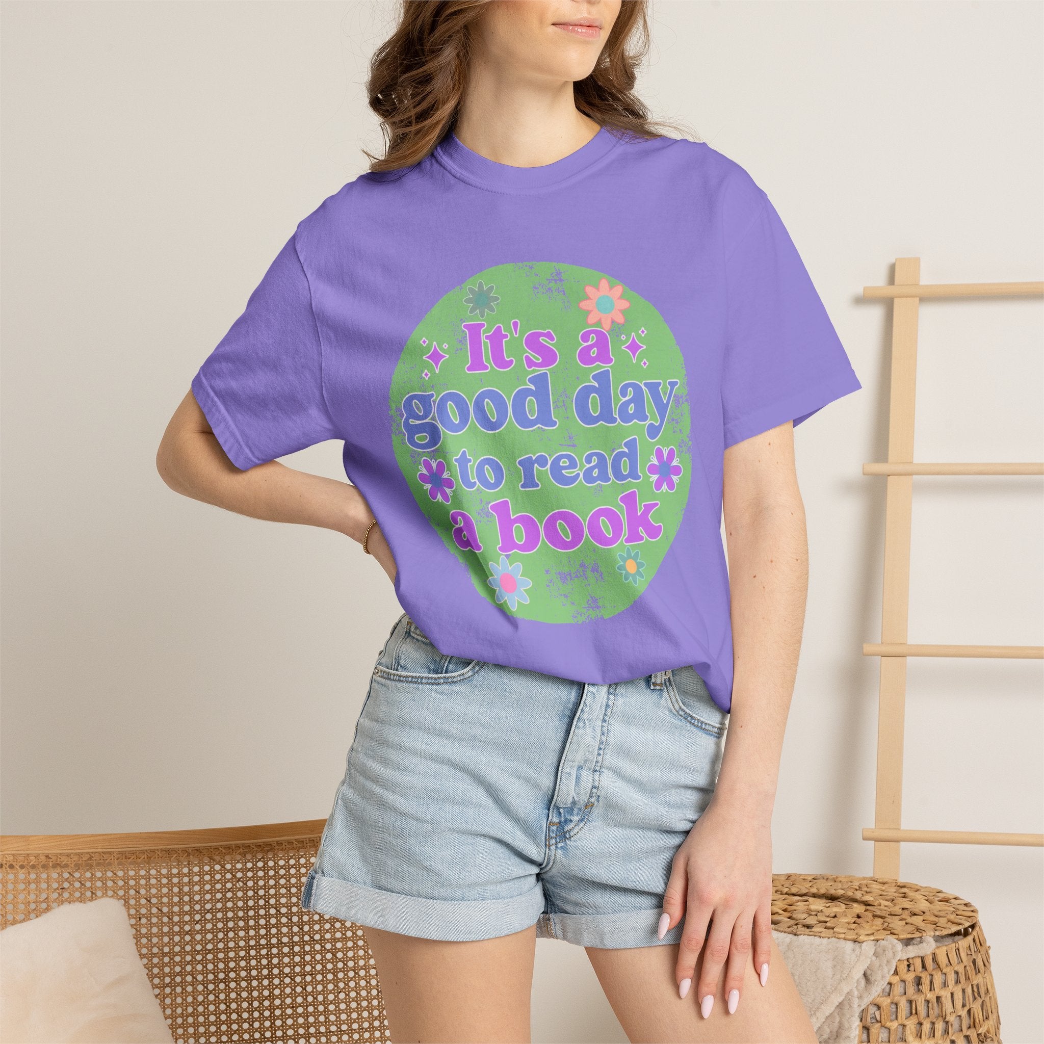 It's a Good Day to Read a Book Textured T-Shirt