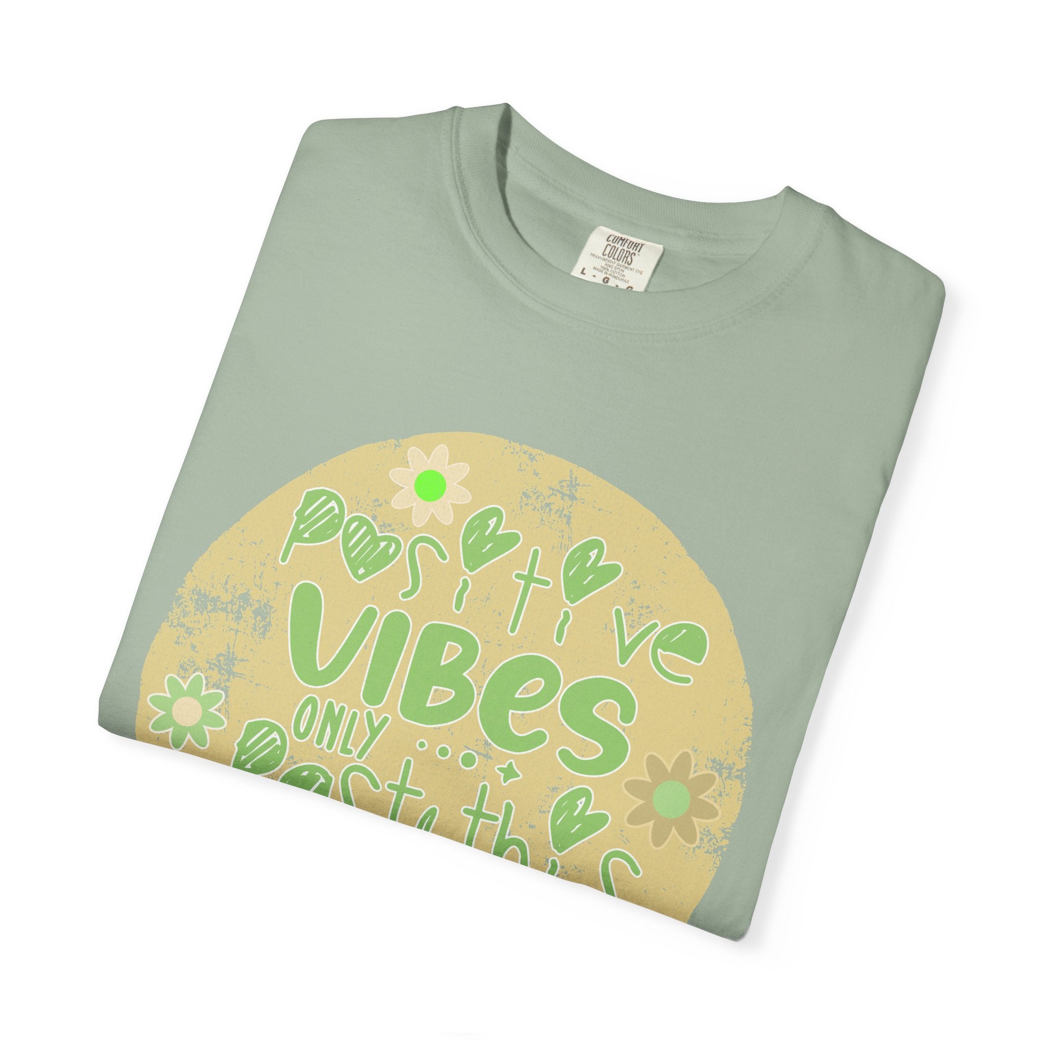 Textured Positive Vibes T-Shirt – "Positive Vibes Only" Retro Floral Graphic Tee