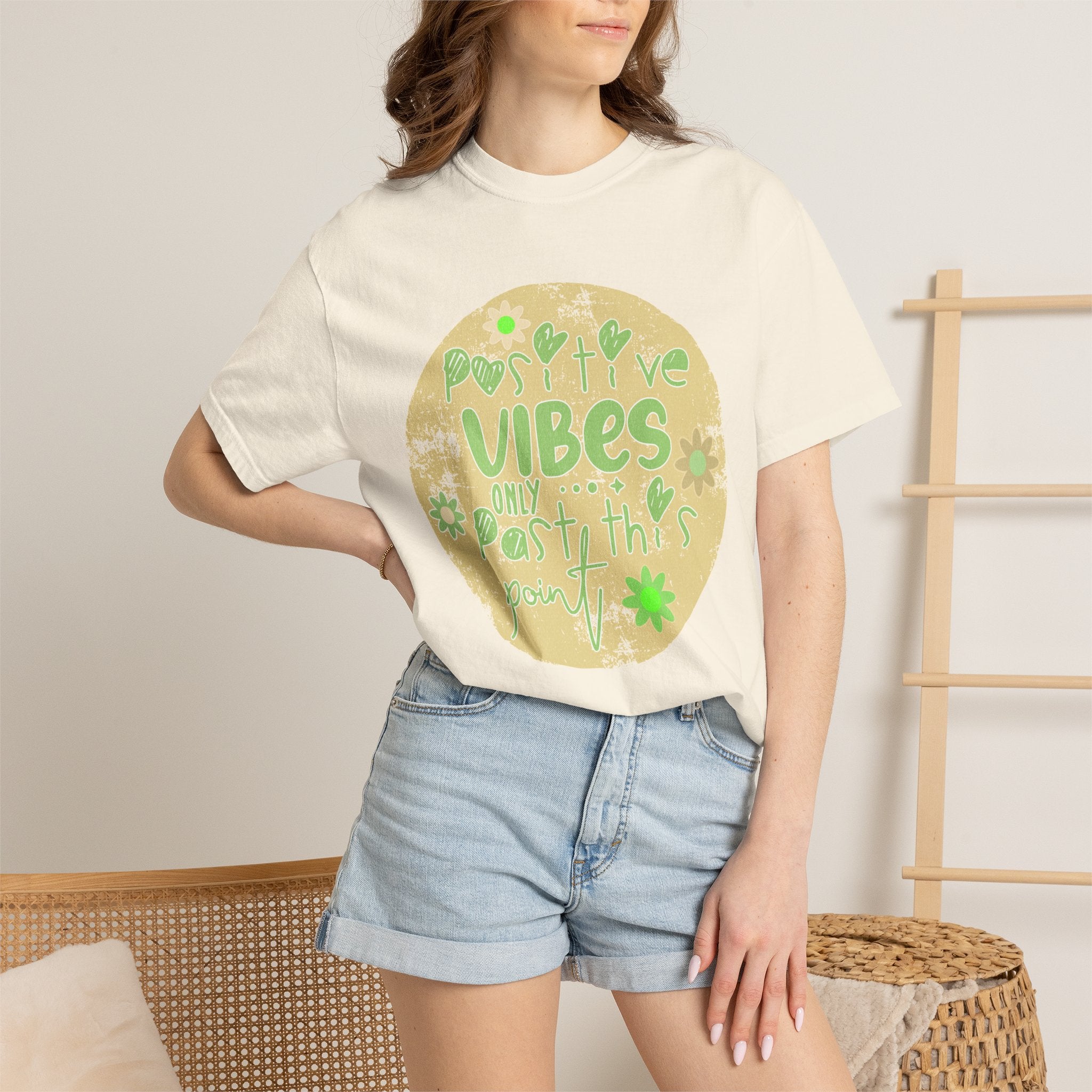 Textured Positive Vibes T-Shirt – "Positive Vibes Only" Retro Floral Graphic Tee