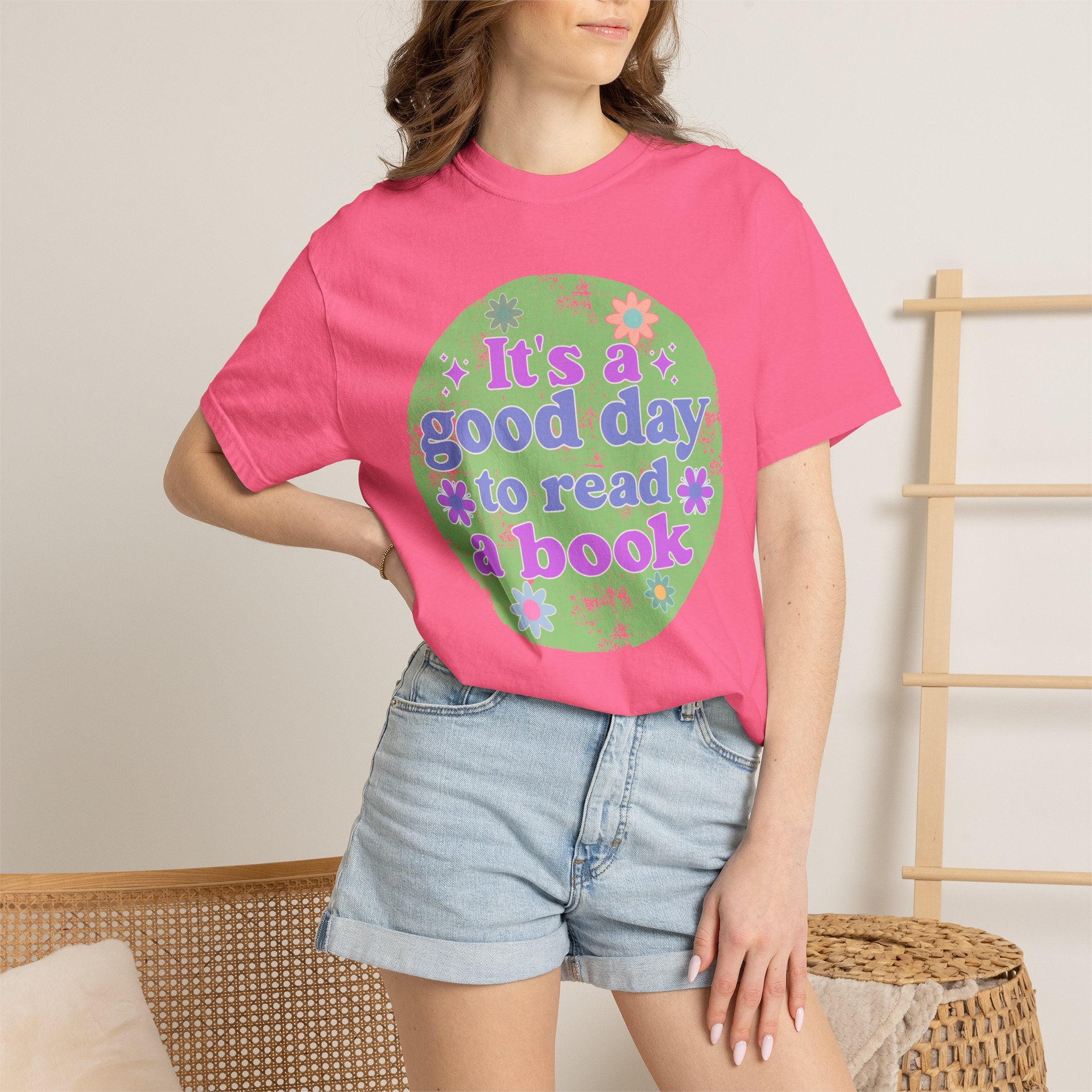 It's a Good Day to Read a Book Textured T-Shirt