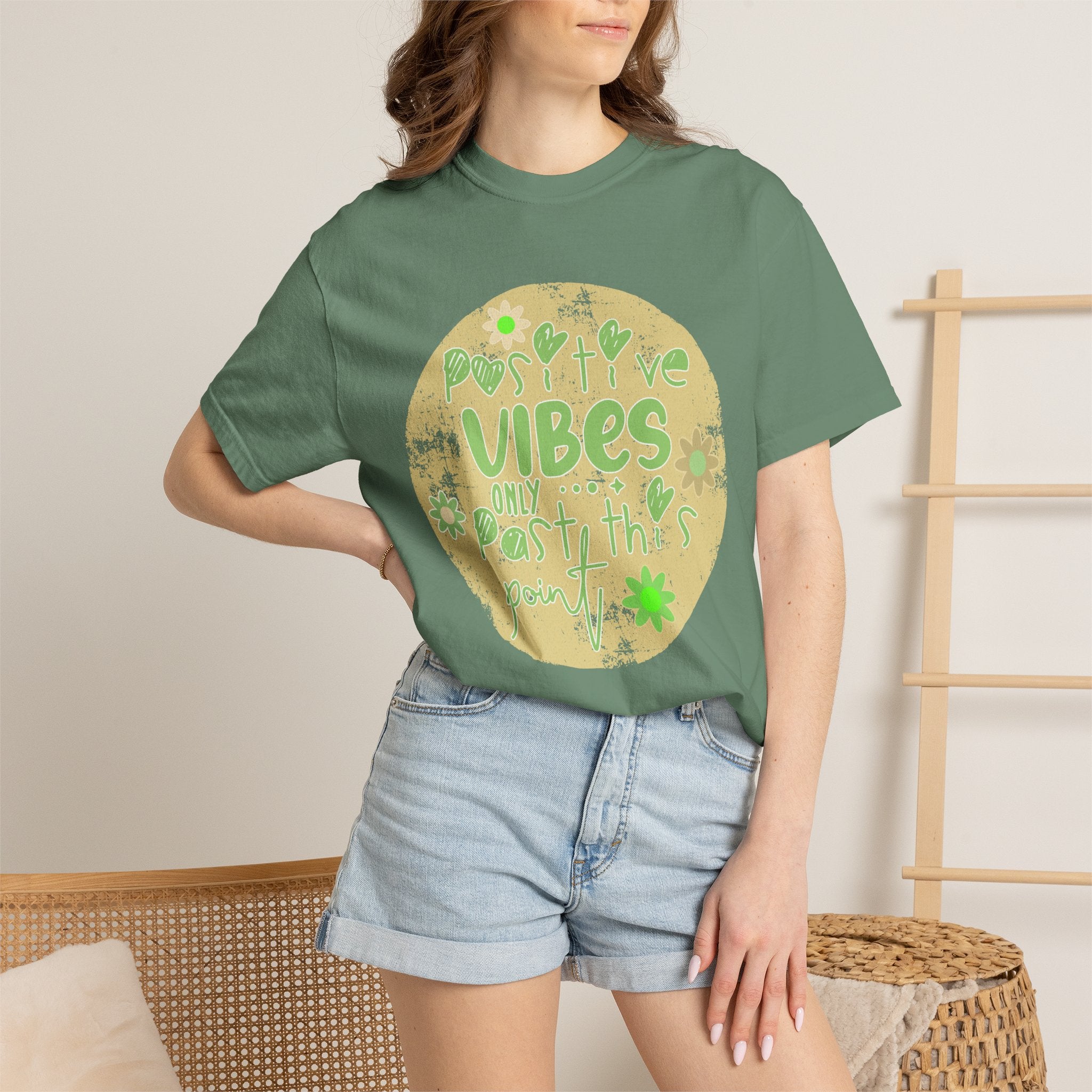 Textured Positive Vibes T-Shirt – "Positive Vibes Only" Retro Floral Graphic Tee