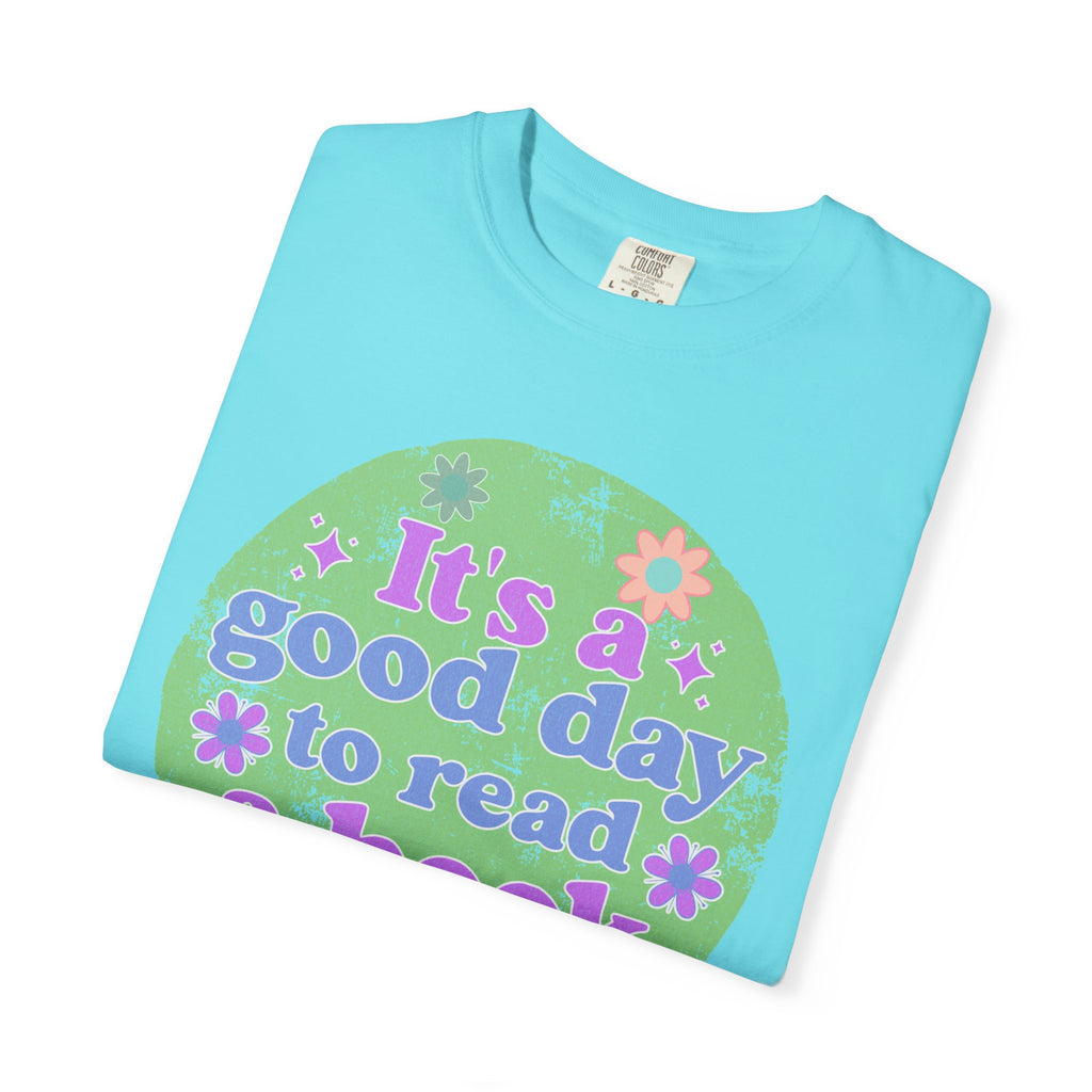 It's a Good Day to Read a Book Textured T-Shirt