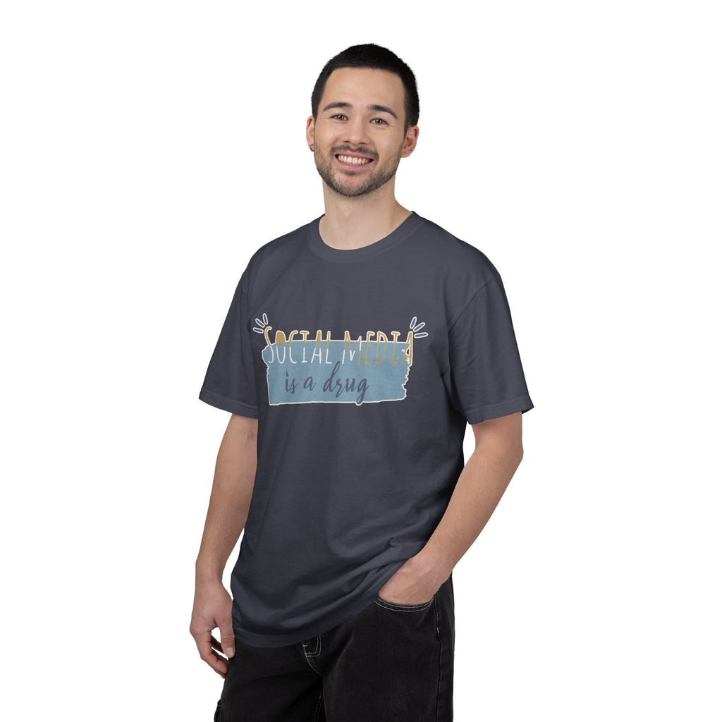 T-Shirt — “Social Media Is a Drug” Textured Graphic Tee, Casual Internet Humor Shirt