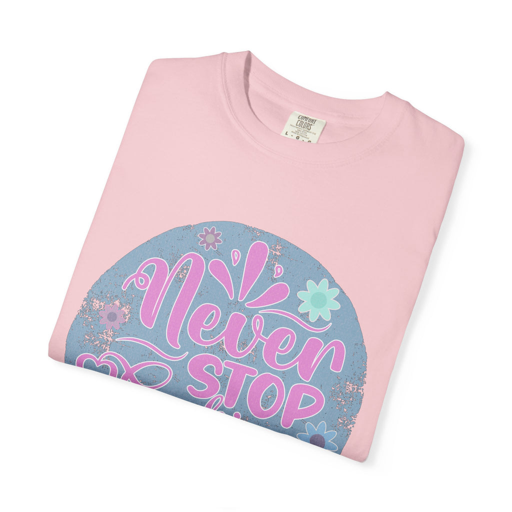 Textured T-Shirt — "Never Stop Looking Up" Inspirational Graphic Tee