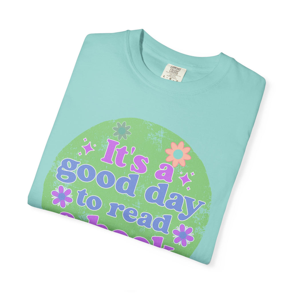 It's a Good Day to Read a Book Textured T-Shirt