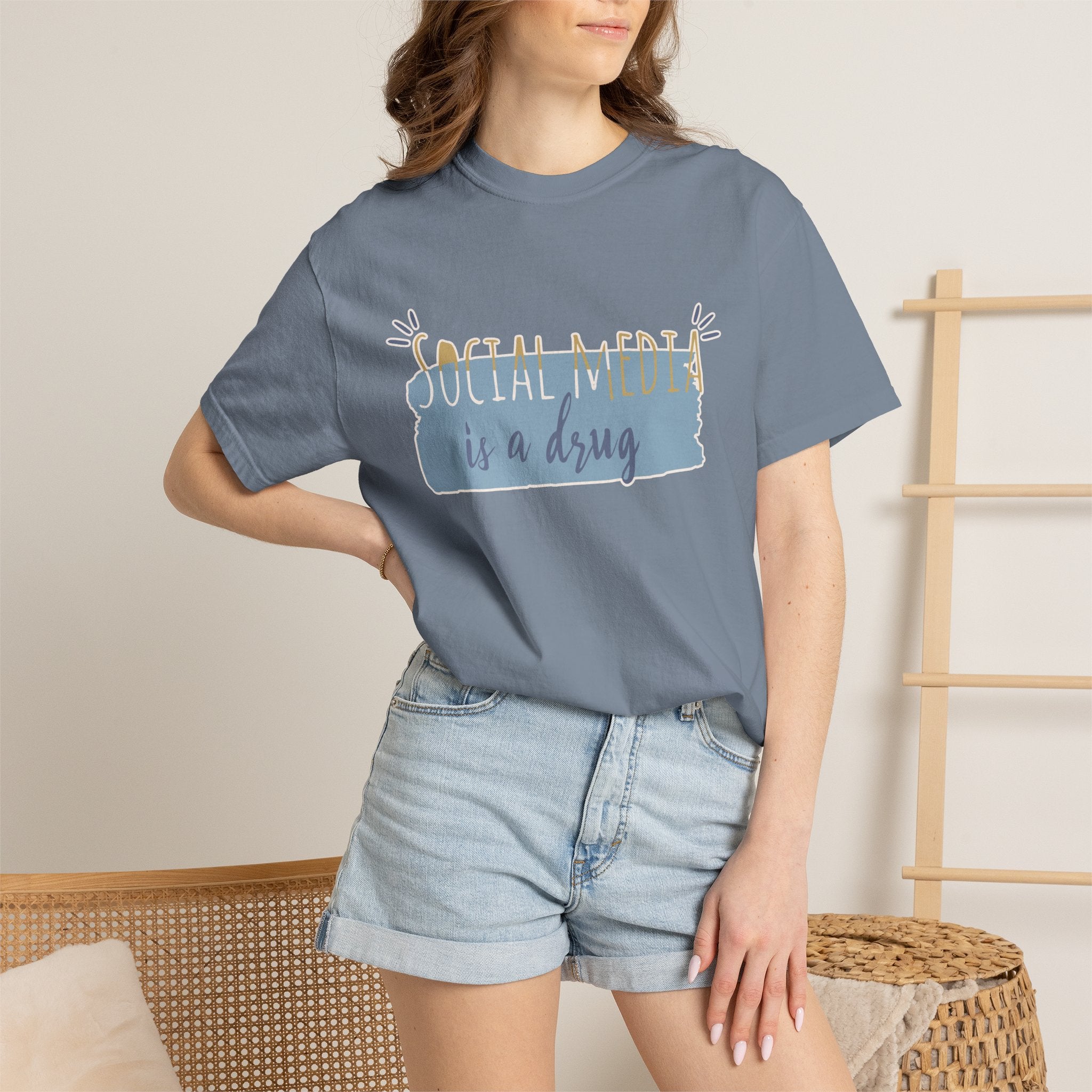 T-Shirt — “Social Media Is a Drug” Textured Graphic Tee, Casual Internet Humor Shirt