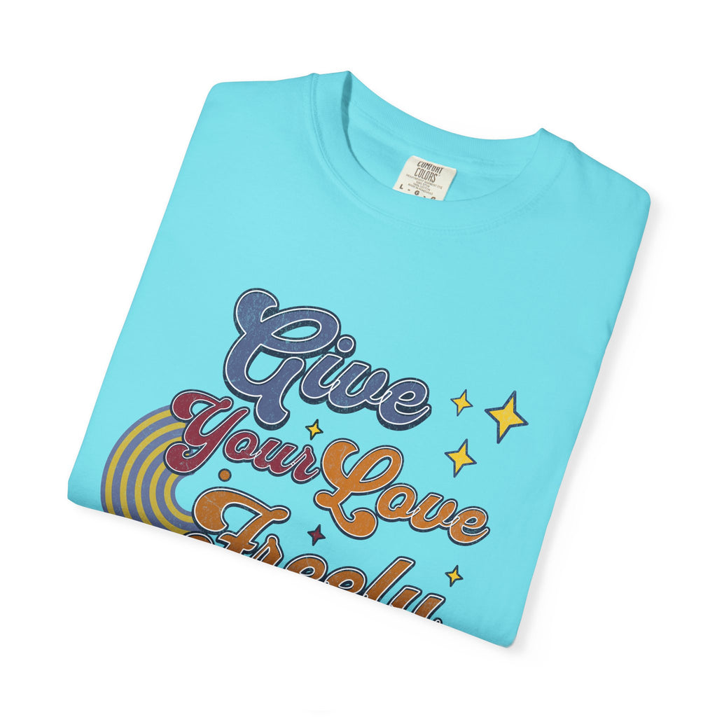 Textured Give Your Love Freely Retro Graphic T-Shirt