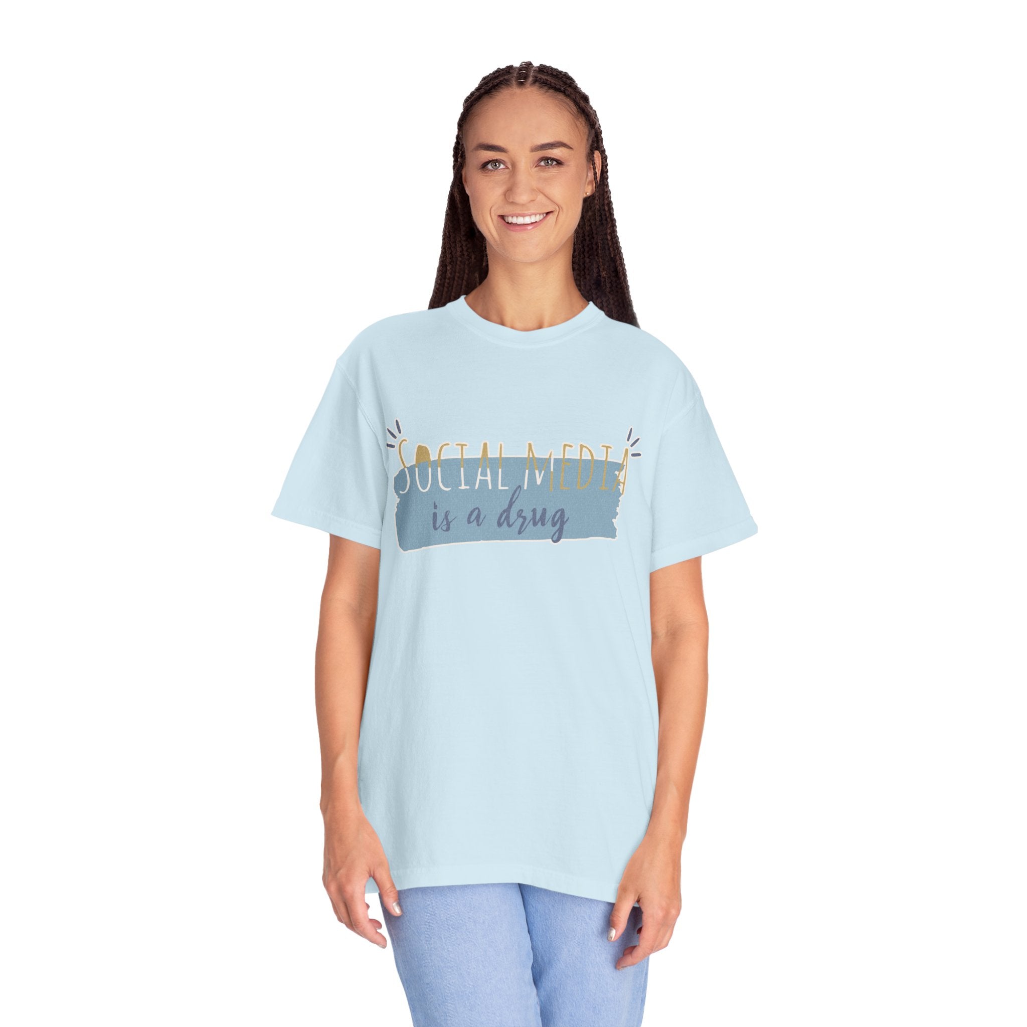 T-Shirt — “Social Media Is a Drug” Textured Graphic Tee, Casual Internet Humor Shirt