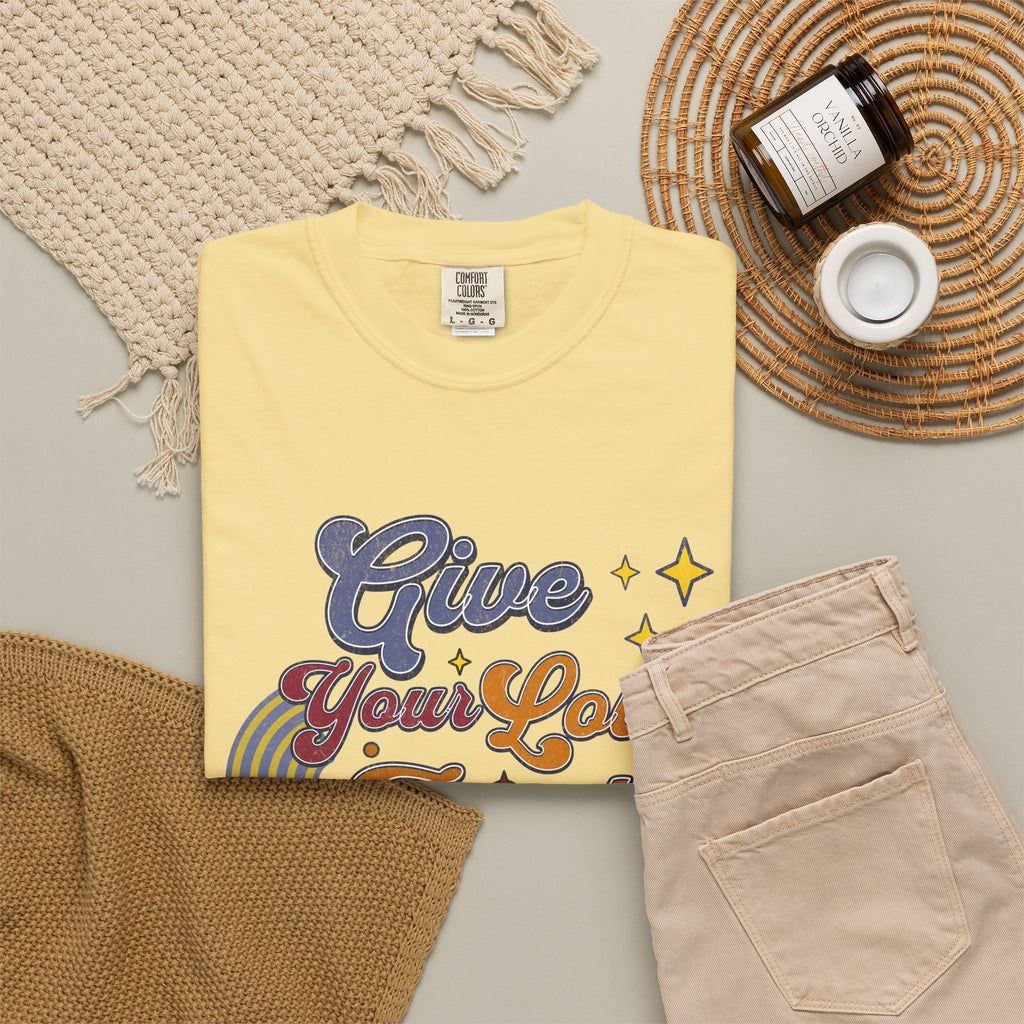 Textured Give Your Love Freely Retro Graphic T-Shirt