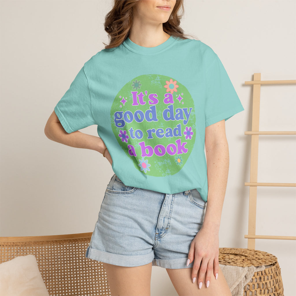 It's a Good Day to Read a Book Textured T-Shirt