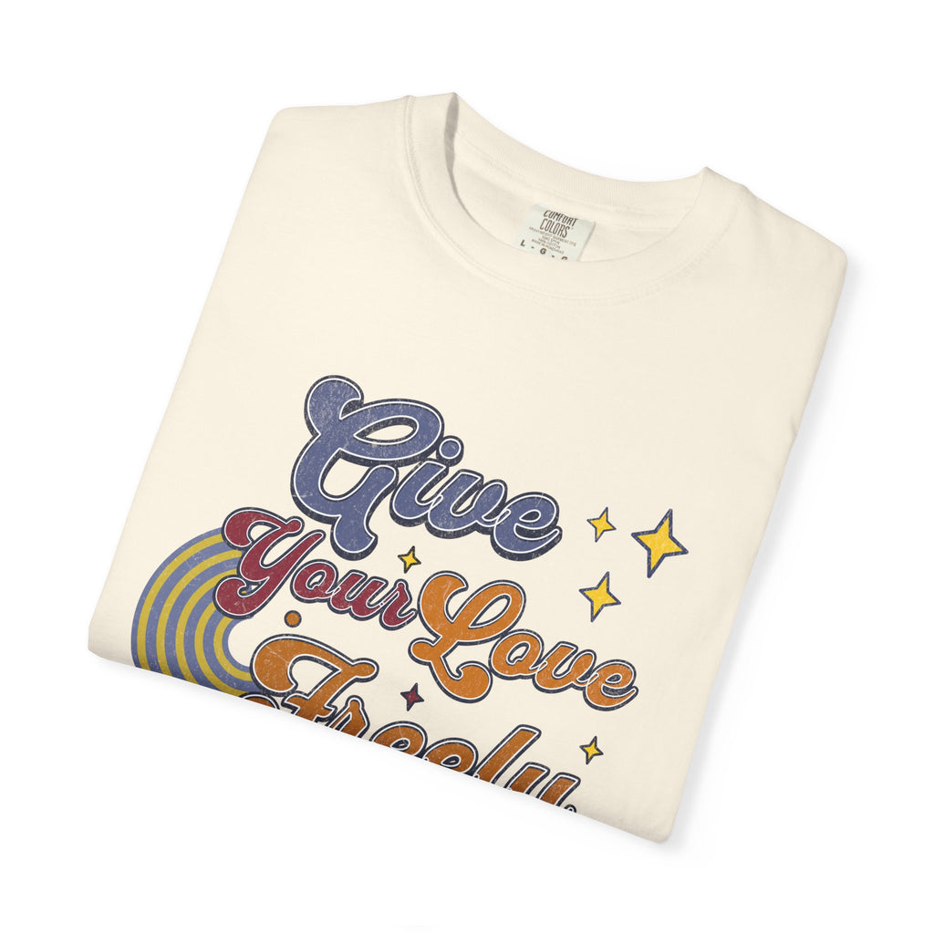 Textured Give Your Love Freely Retro Graphic T-Shirt