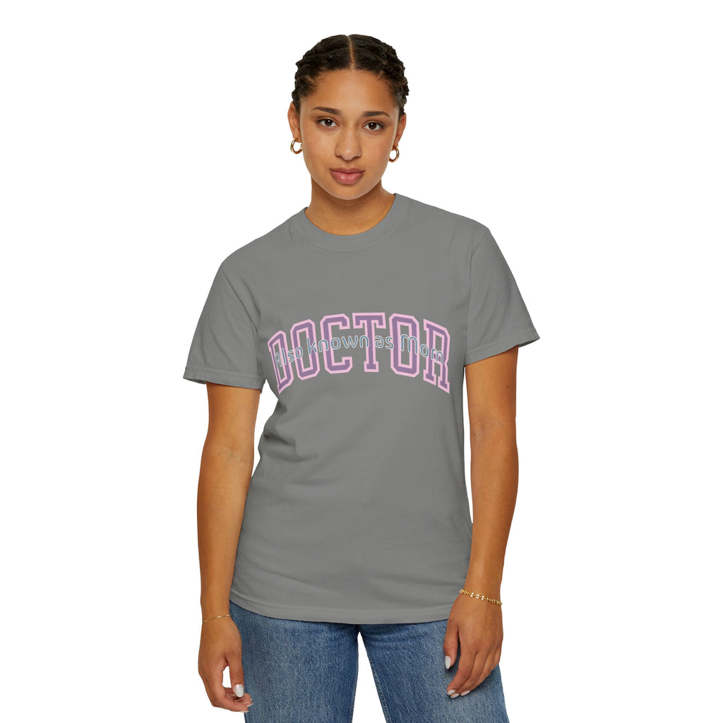 Doctor Also Known As Mom Textured T-Shirt — Retro Shadow Collegiate Medical Tee