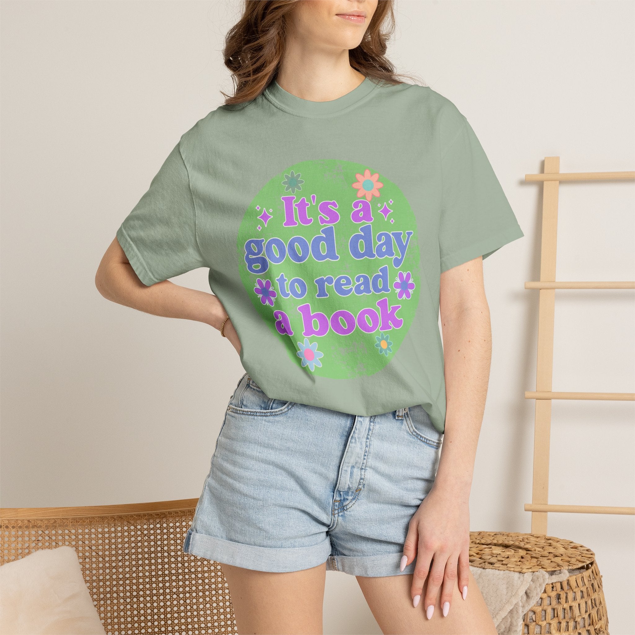 It's a Good Day to Read a Book Textured T-Shirt