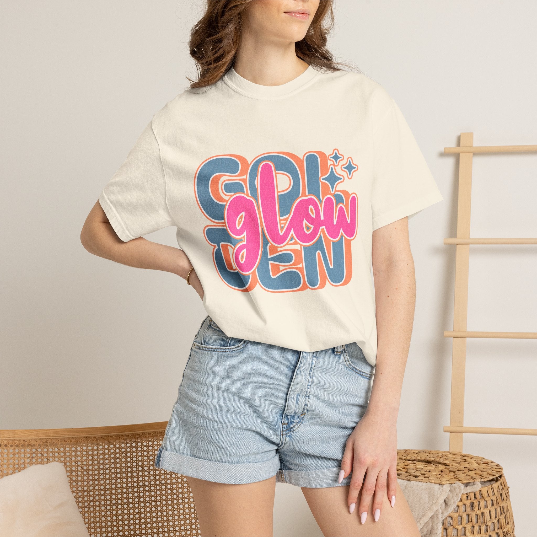 Golden Glow Retro Graphic Textured T-Shirt