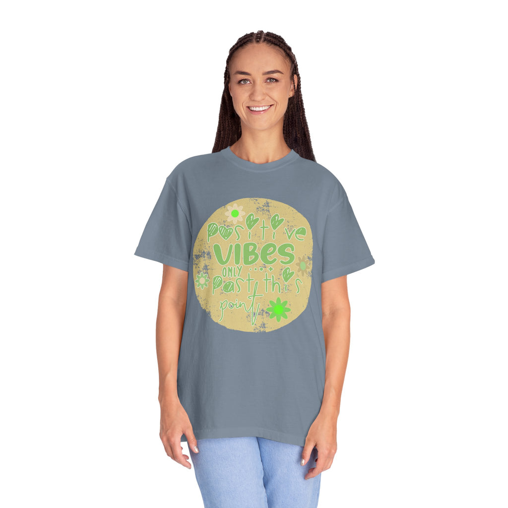 Textured Positive Vibes T-Shirt – "Positive Vibes Only" Retro Floral Graphic Tee