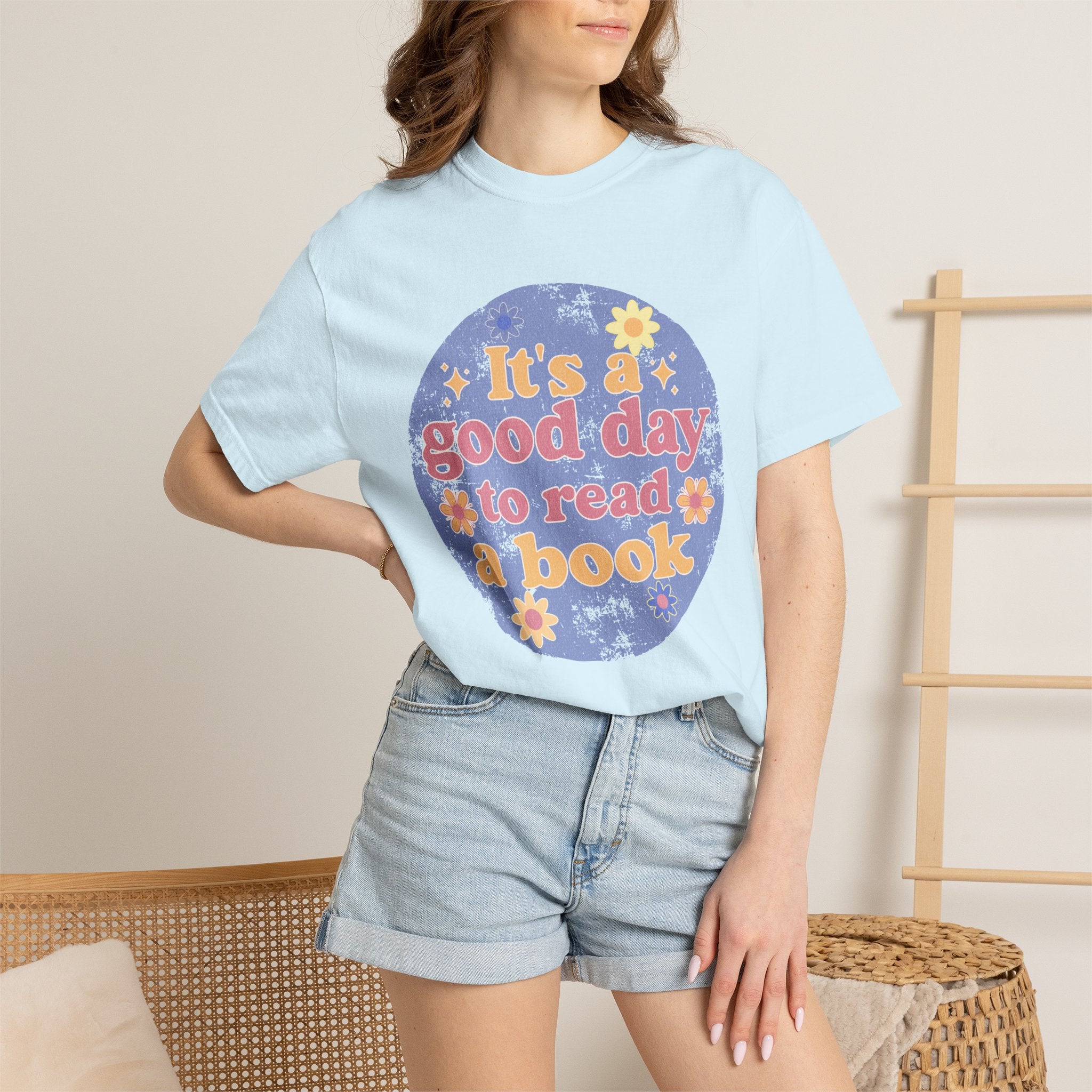 It's a Good Day to Read a Book Textured T-Shirt