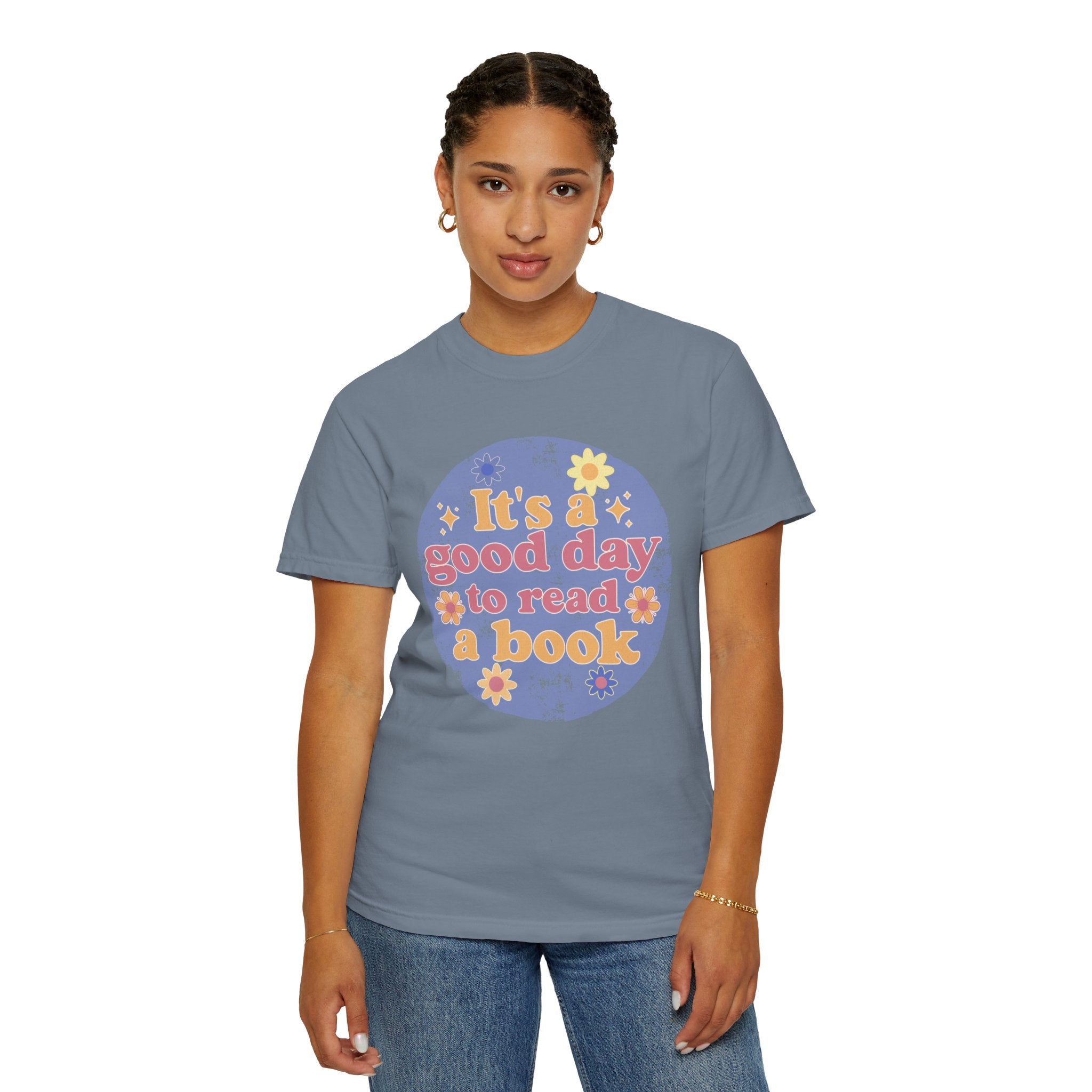 It's a Good Day to Read a Book Textured T-Shirt