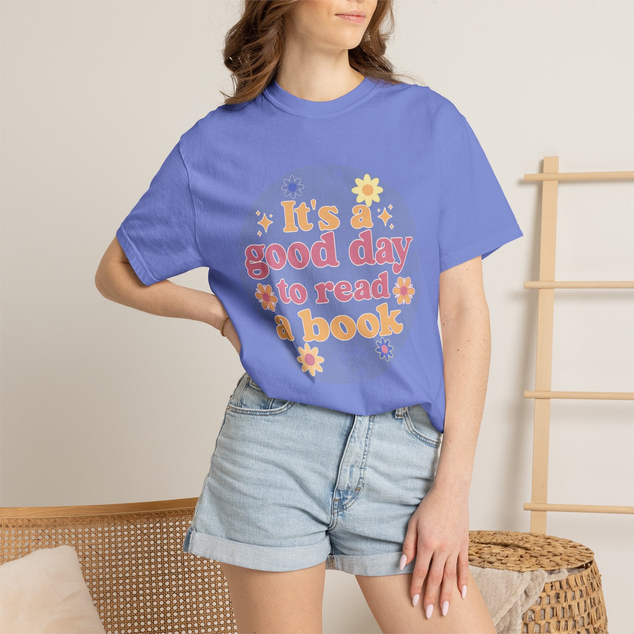 It's a Good Day to Read a Book Textured T-Shirt