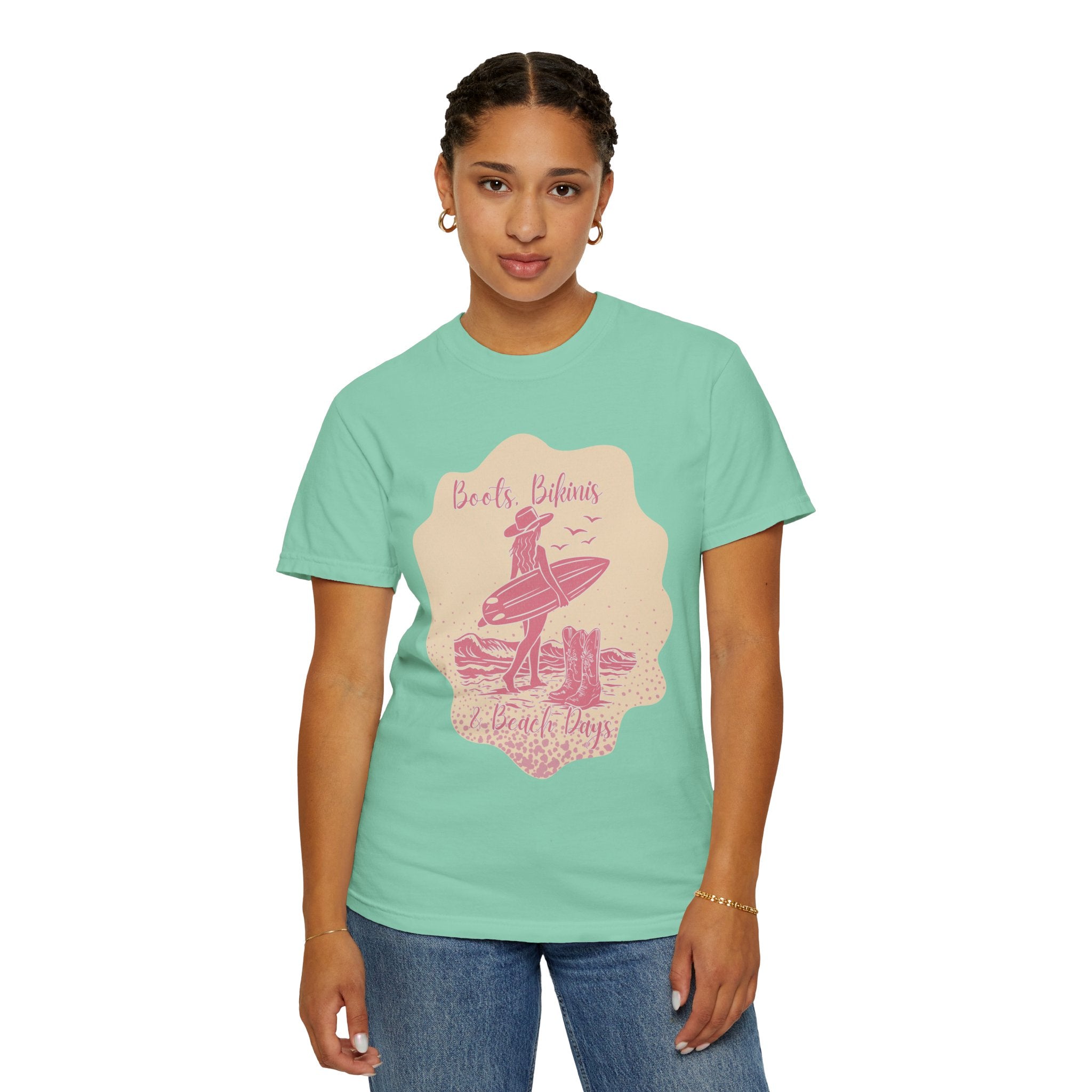 Textured Surf Beach Vintage T-Shirt — 'Beach Bums & Good Vibes' Retro Surf Graphic