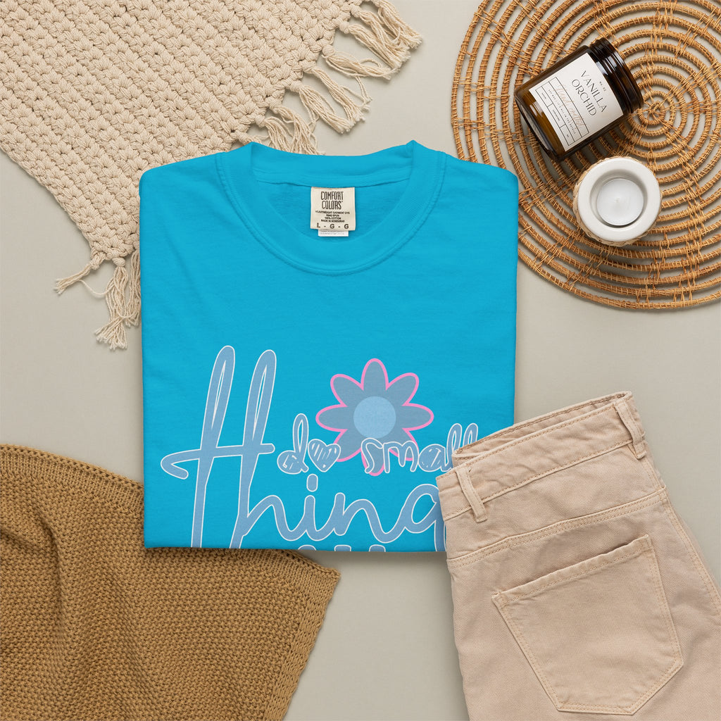 Textured Retro Great Love Graphic Tee