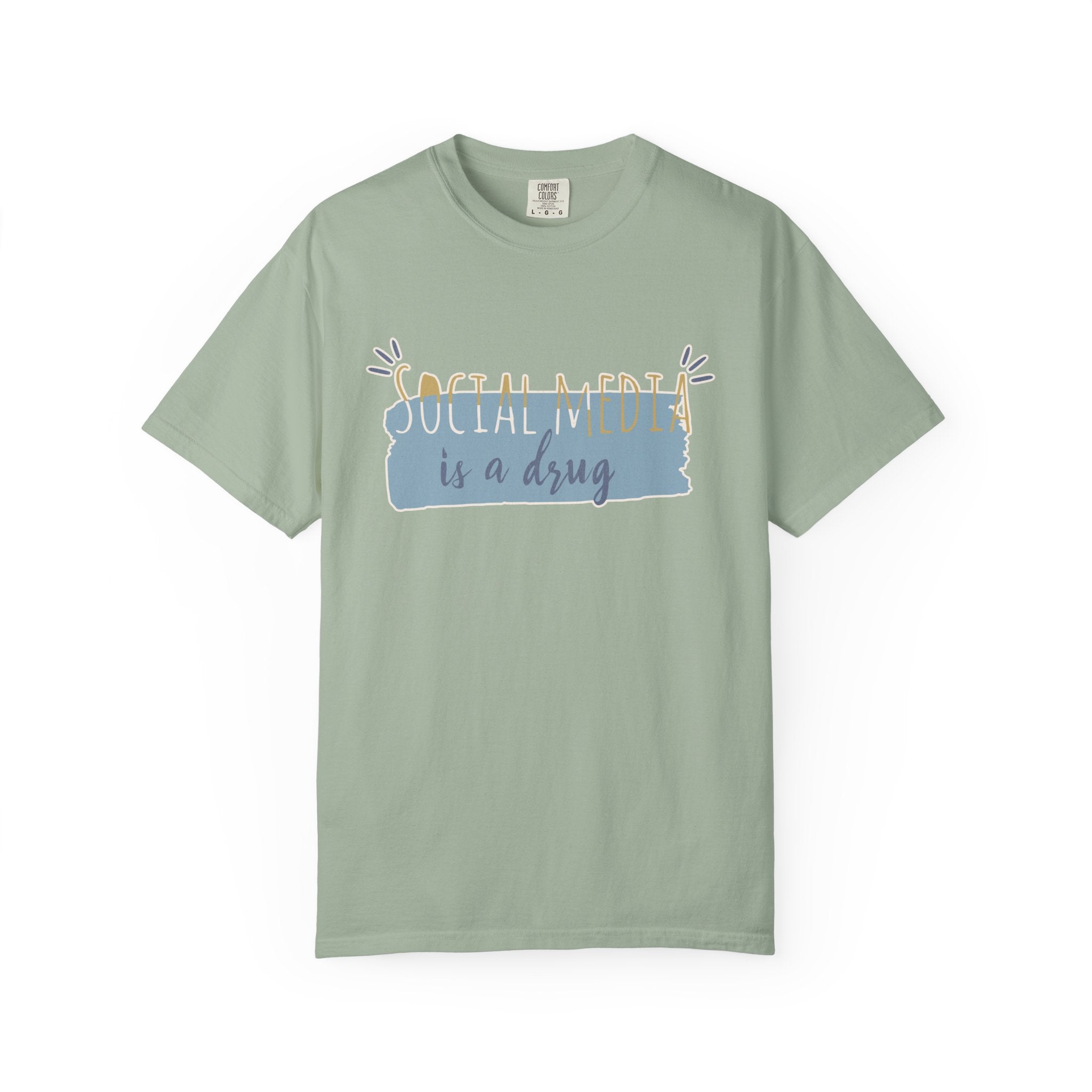 T-Shirt — “Social Media Is a Drug” Textured Graphic Tee, Casual Internet Humor Shirt