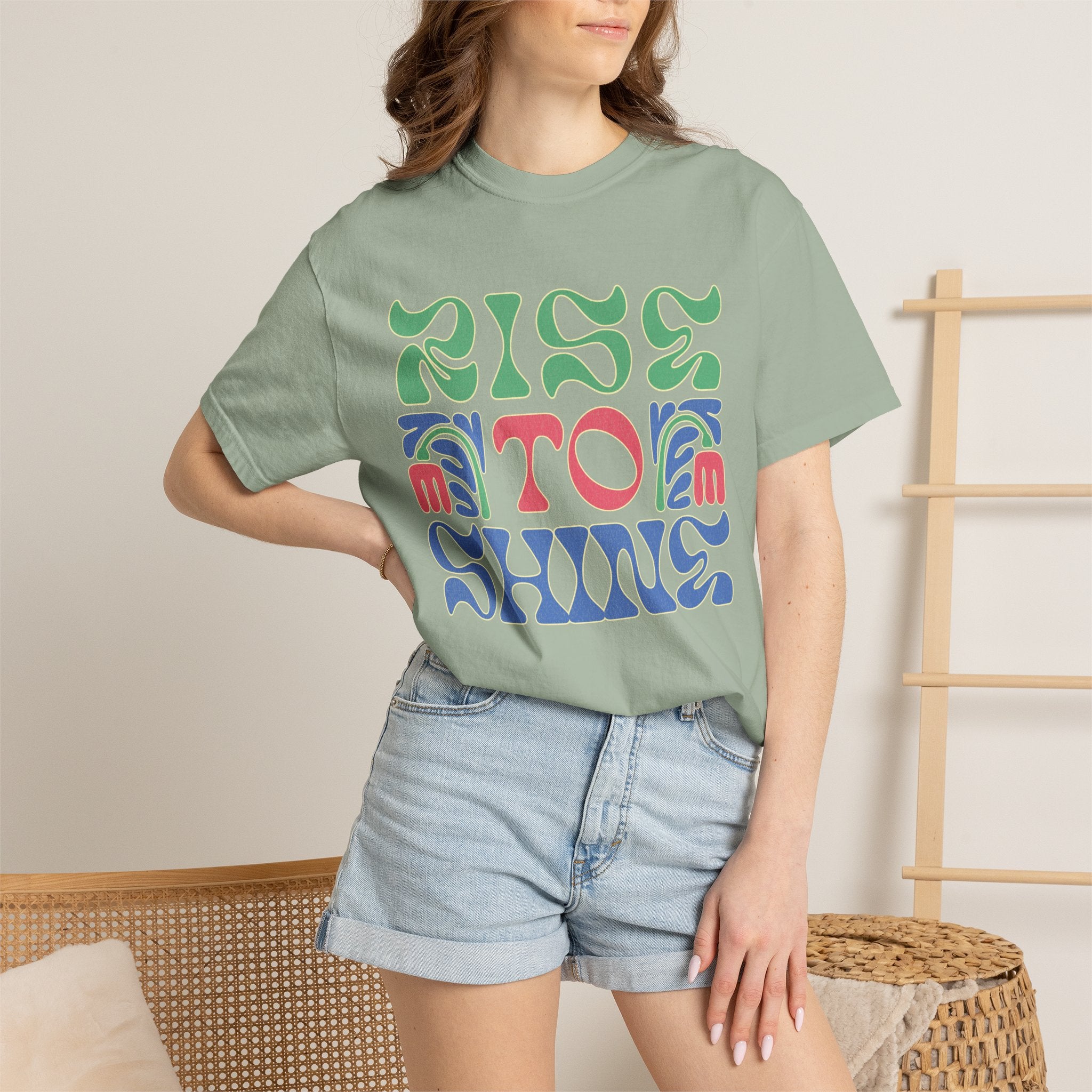 Textured Rise to Shine T-shirt | Retro Psychedelic Lettering