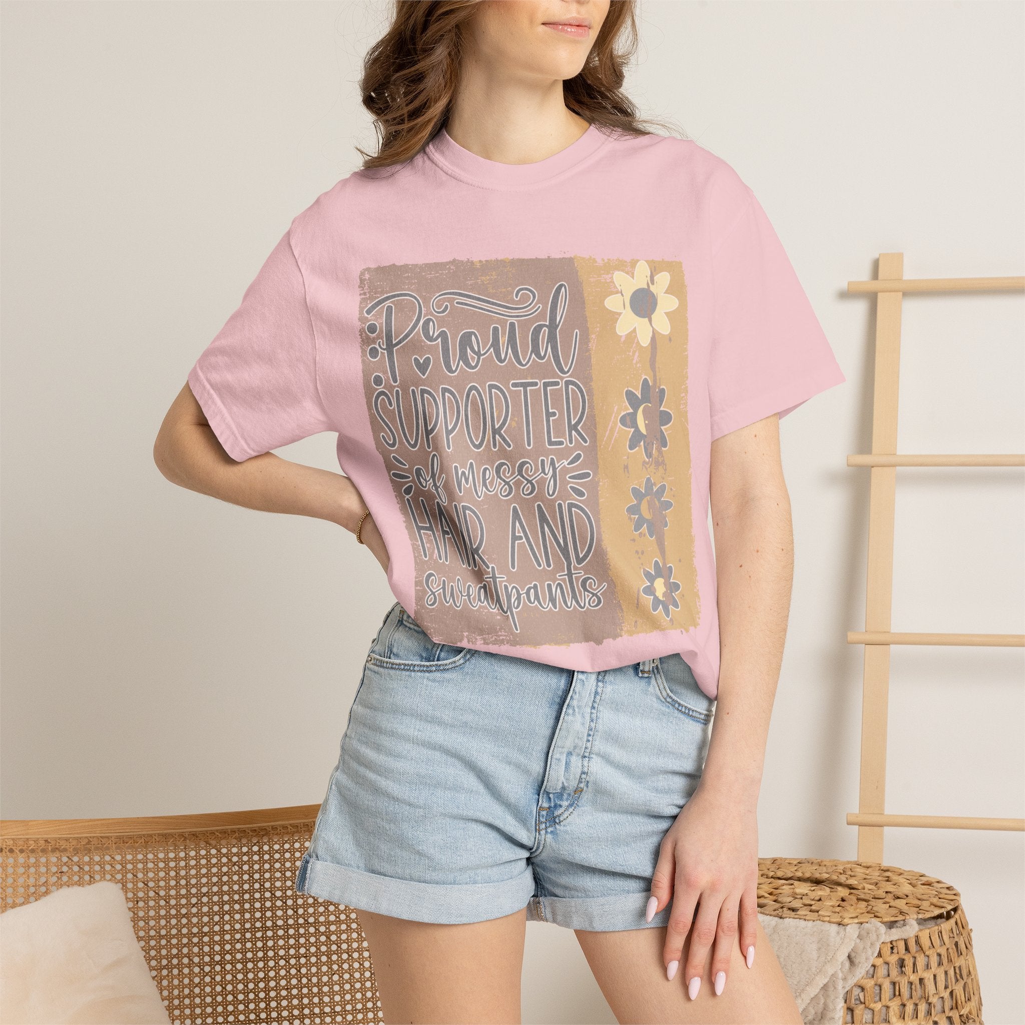 Supporter of Messy Hair and Sweatpants Textured T-Shirt